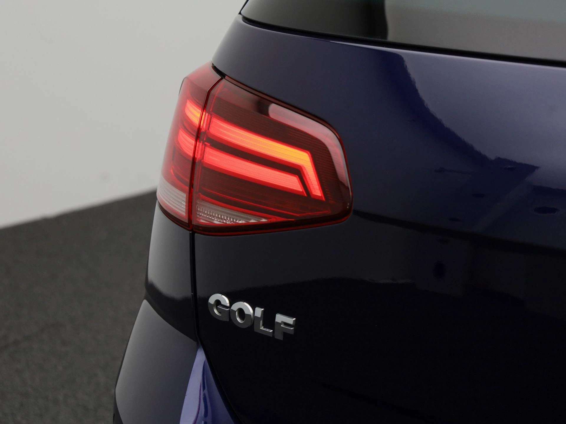Volkswagen-Golf-image-36