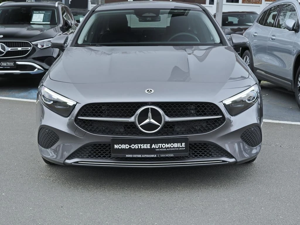 Mercedes-Benz-A-Klasse 200-image-2