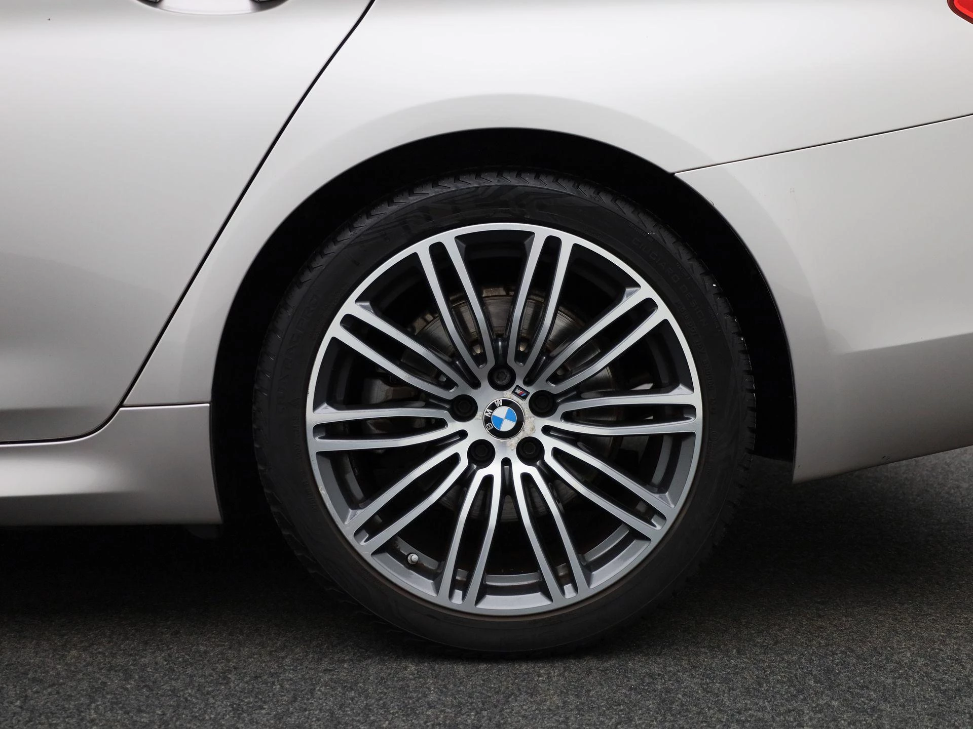 BMW-5 Serie-image-12