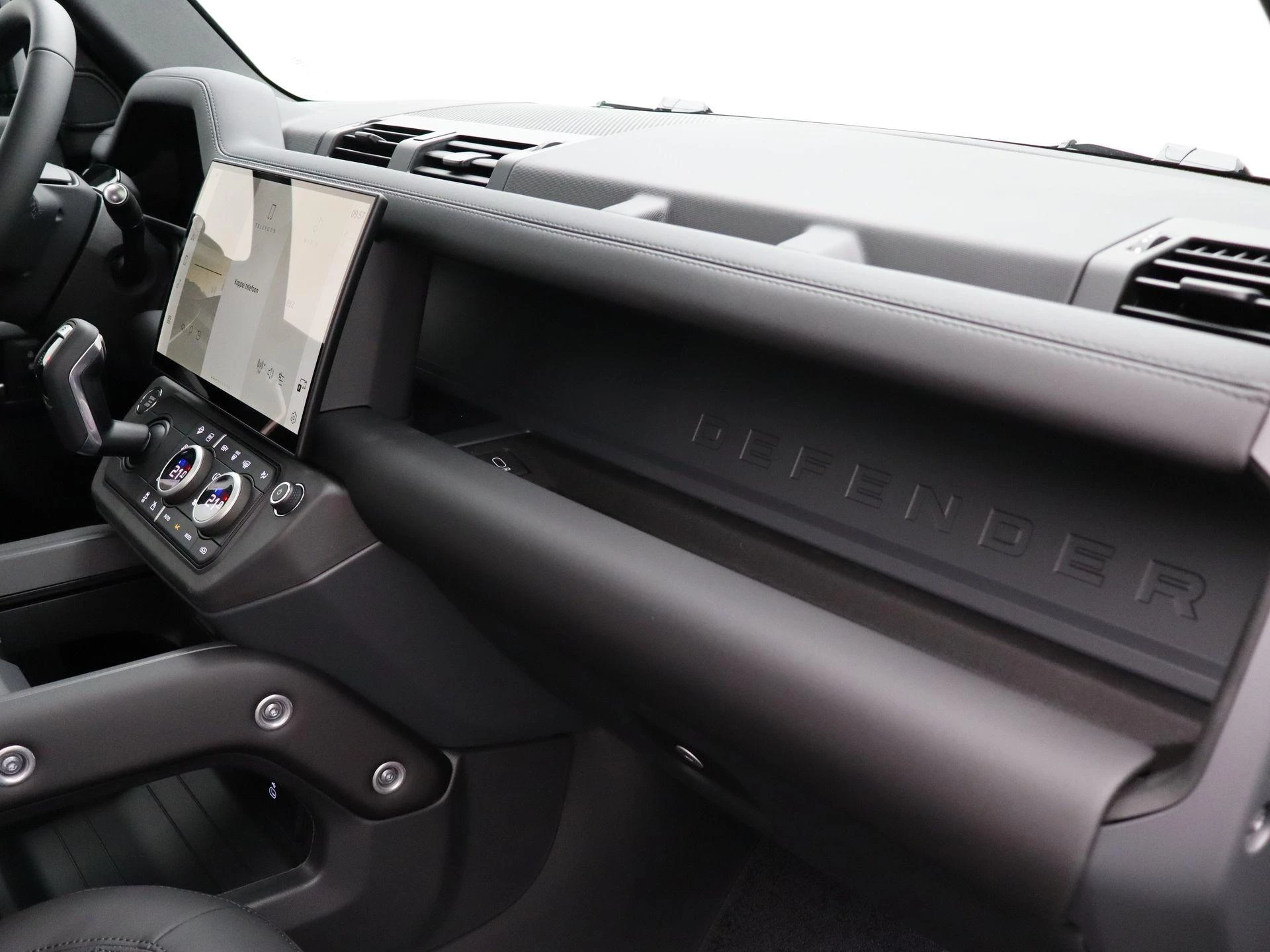 Land Rover-Defender-image-37