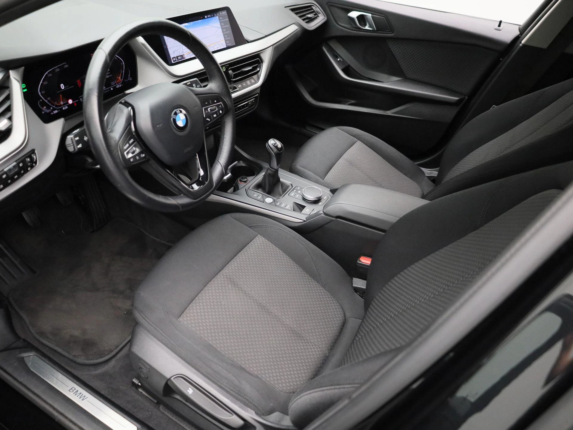 BMW-1 Reeks-image-15