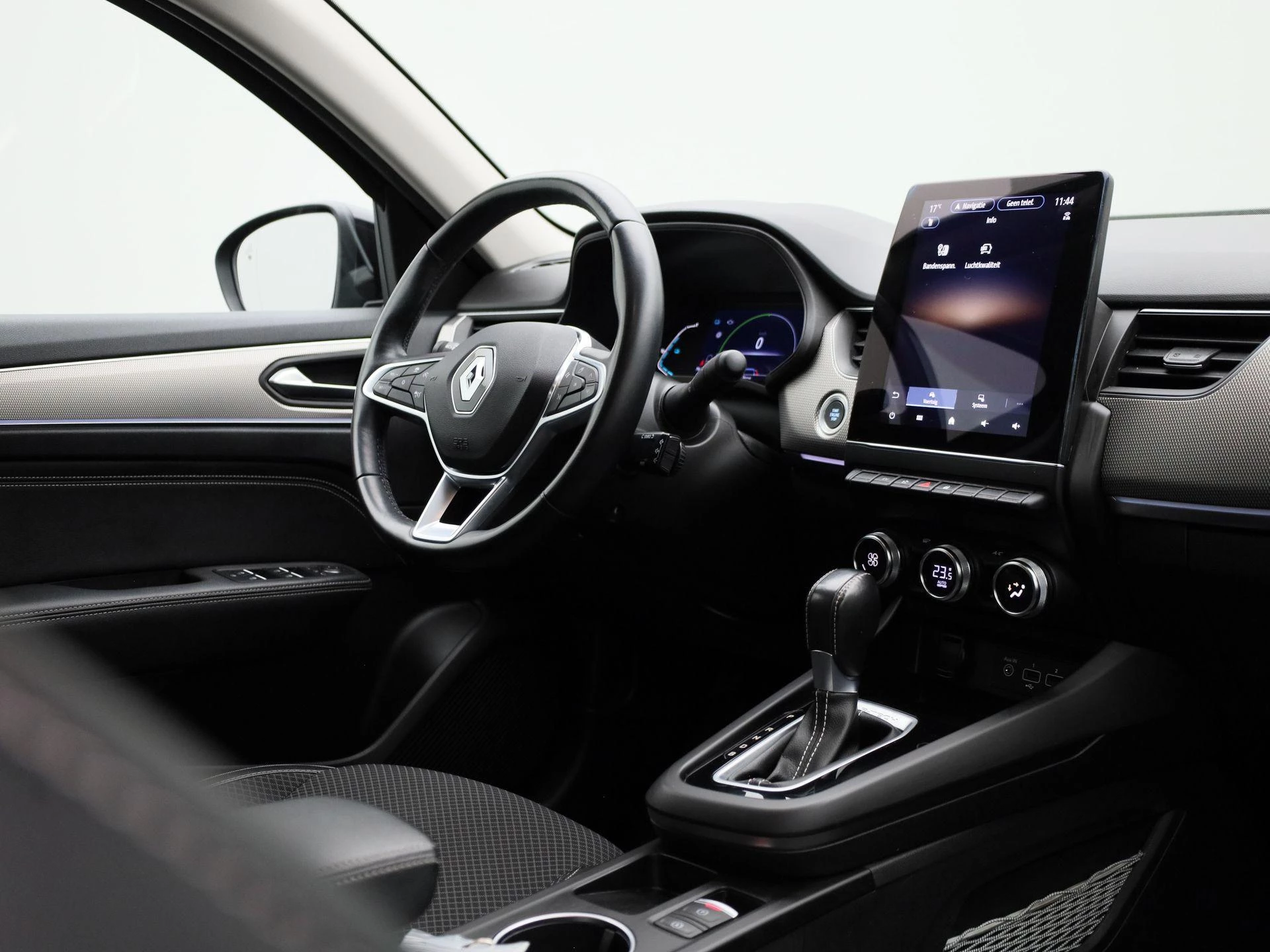 Renault-Arkana-image-30