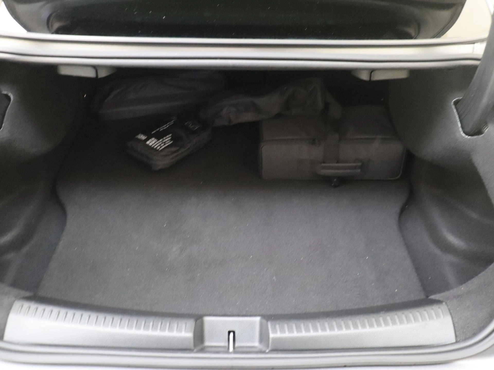 Mercedes-Benz-CLA-image-28