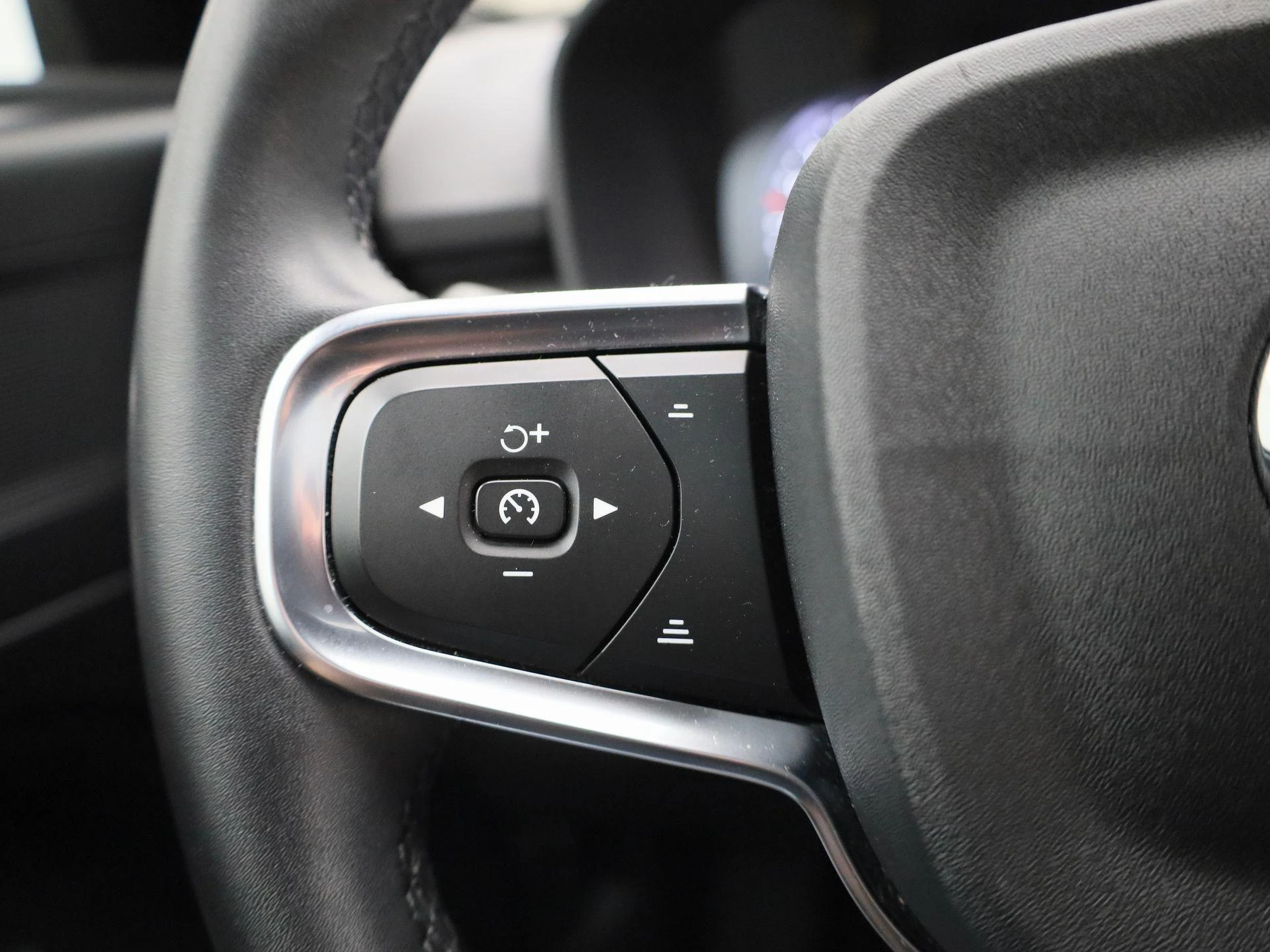 Volvo-XC40-image-19