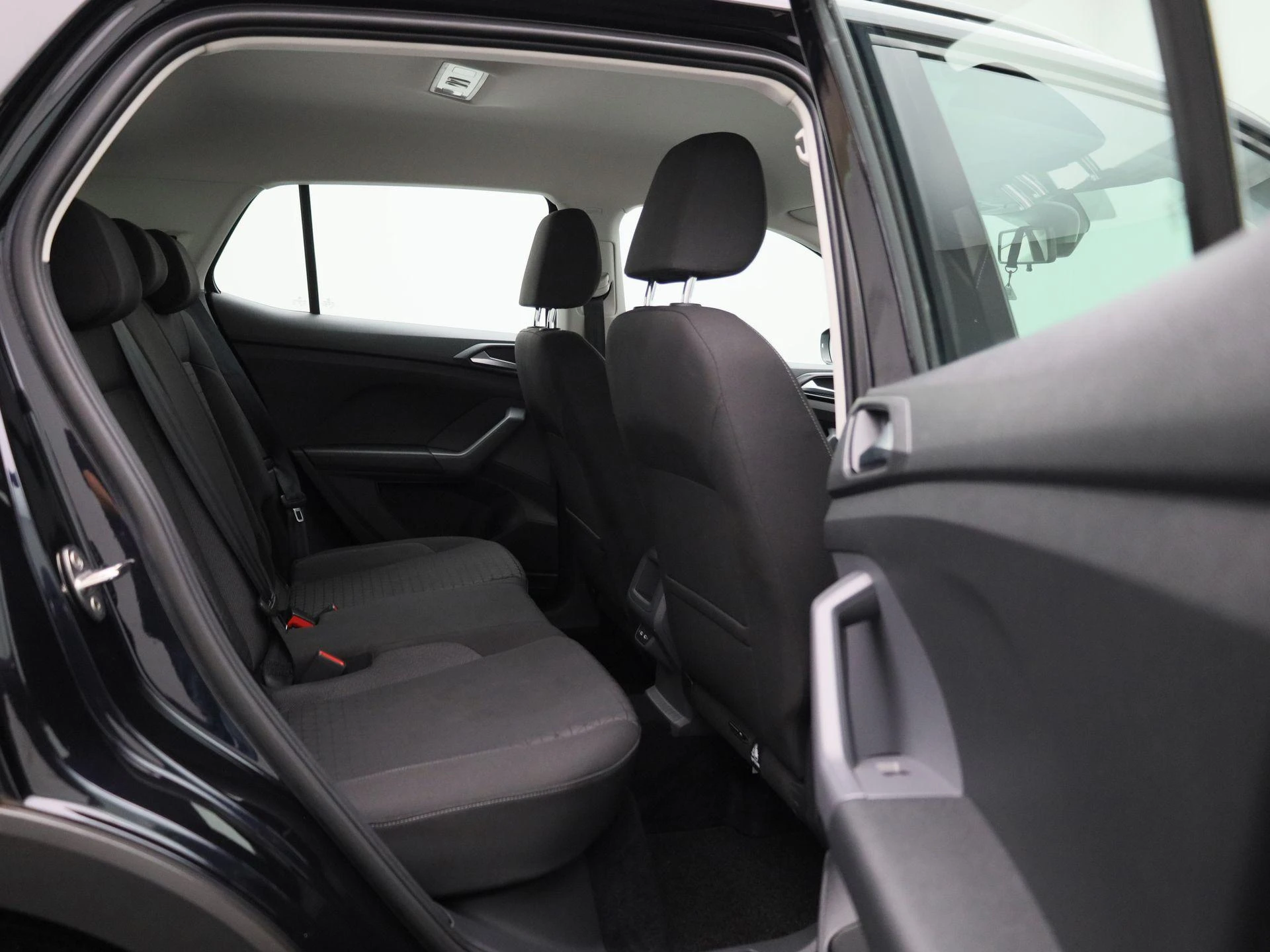 Volkswagen-T-Cross-image-32
