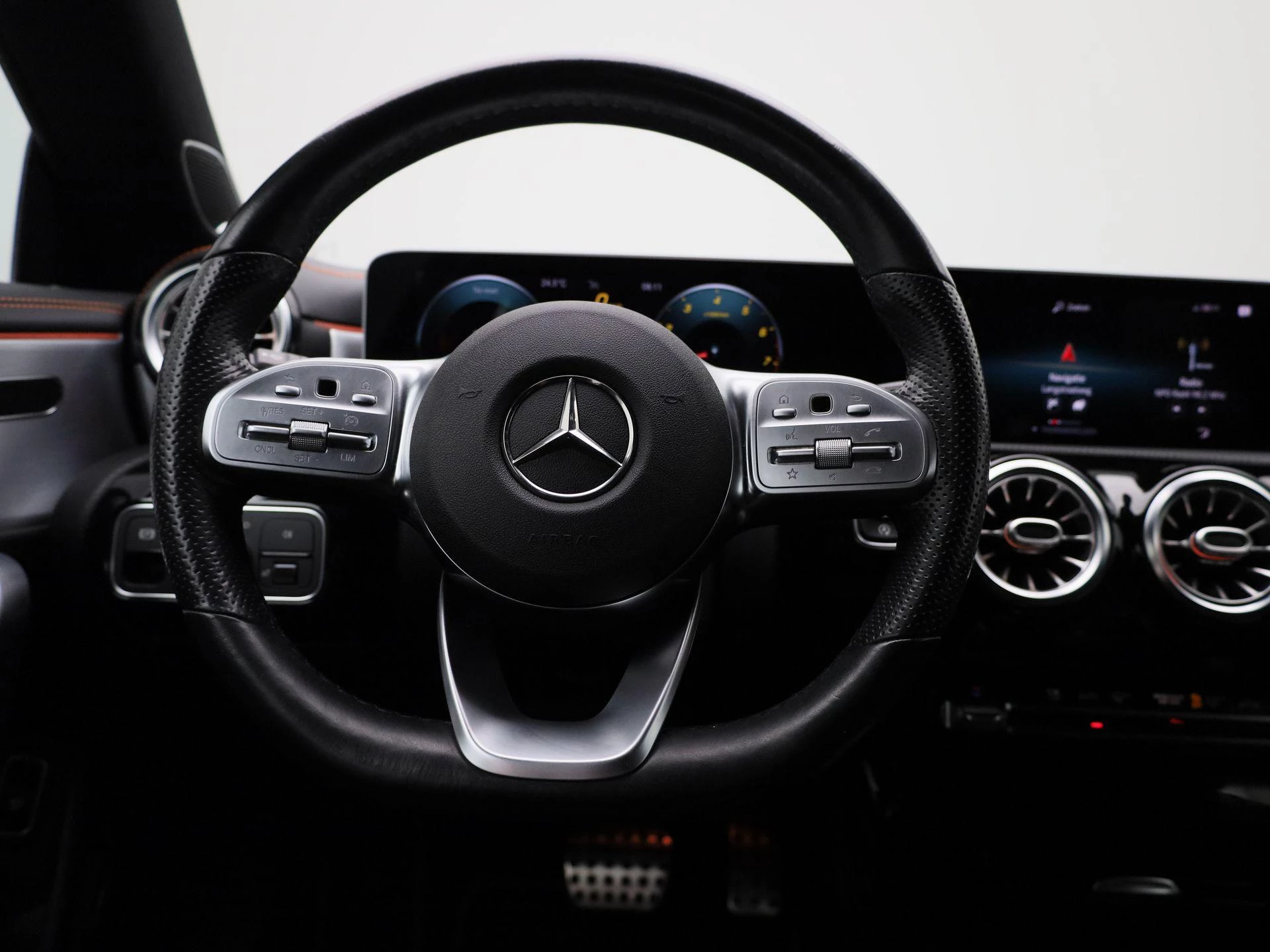Mercedes-Benz CLA Shooting Brake 200 Premium Plus