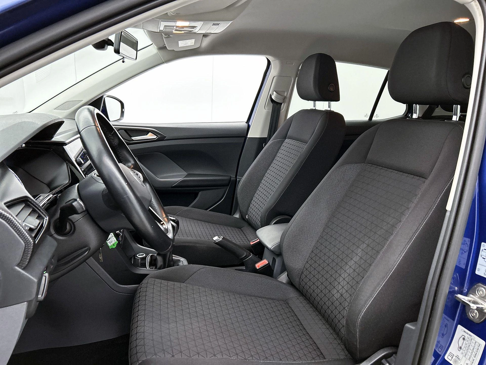 Volkswagen-T-Cross-image-30