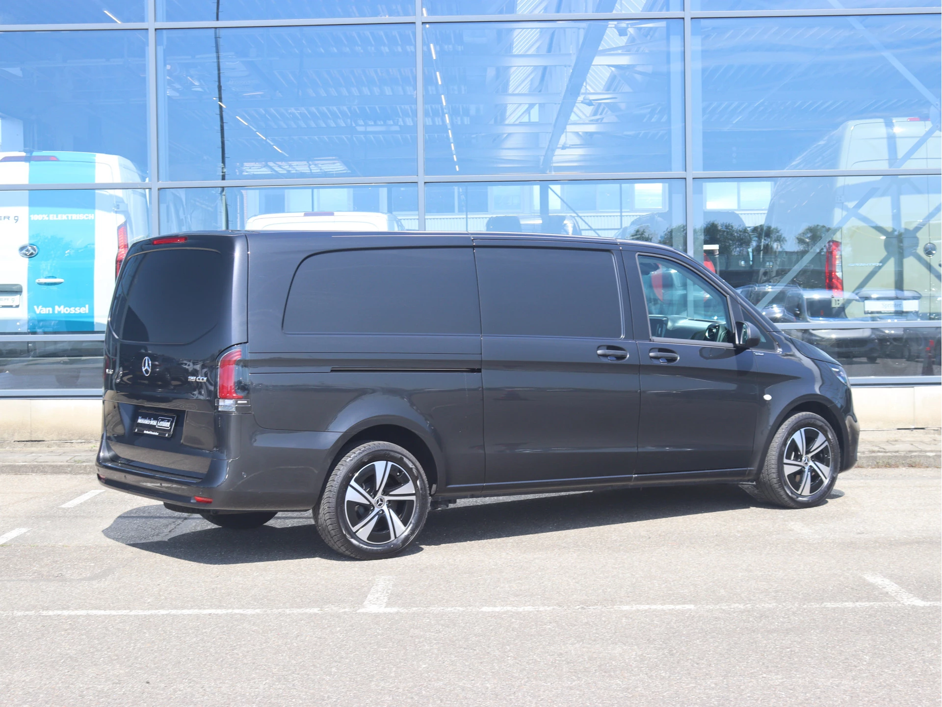 Mercedes-Benz-Vito-image-1