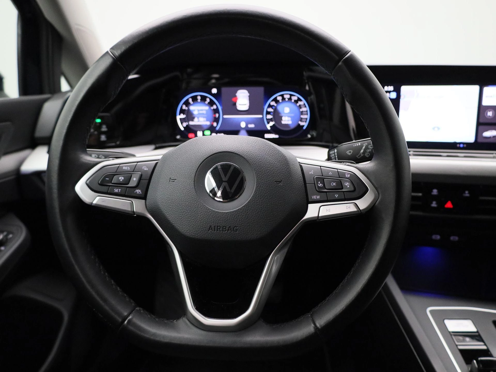 Volkswagen-Golf-image-6