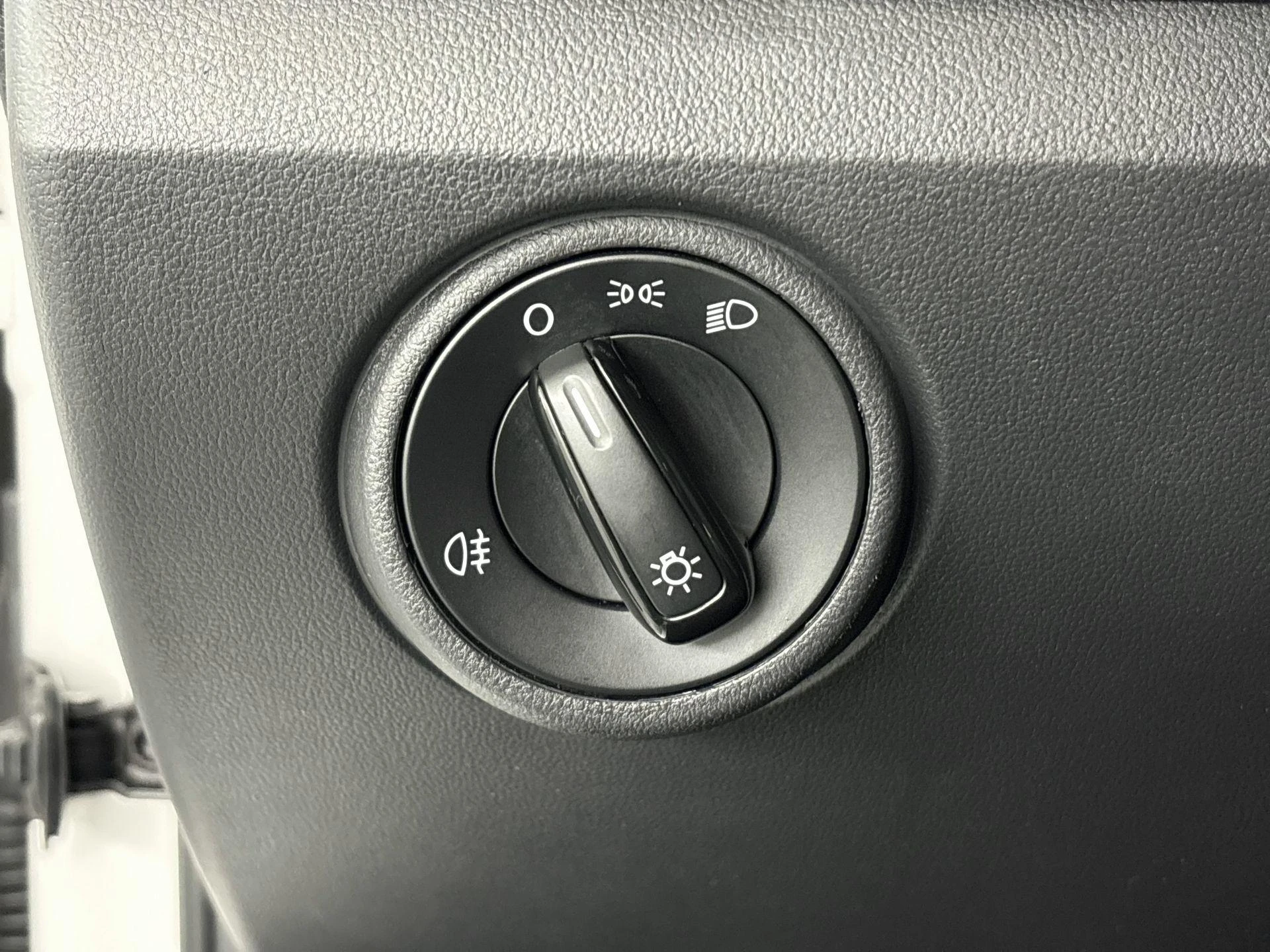 Volkswagen-up!-image-13
