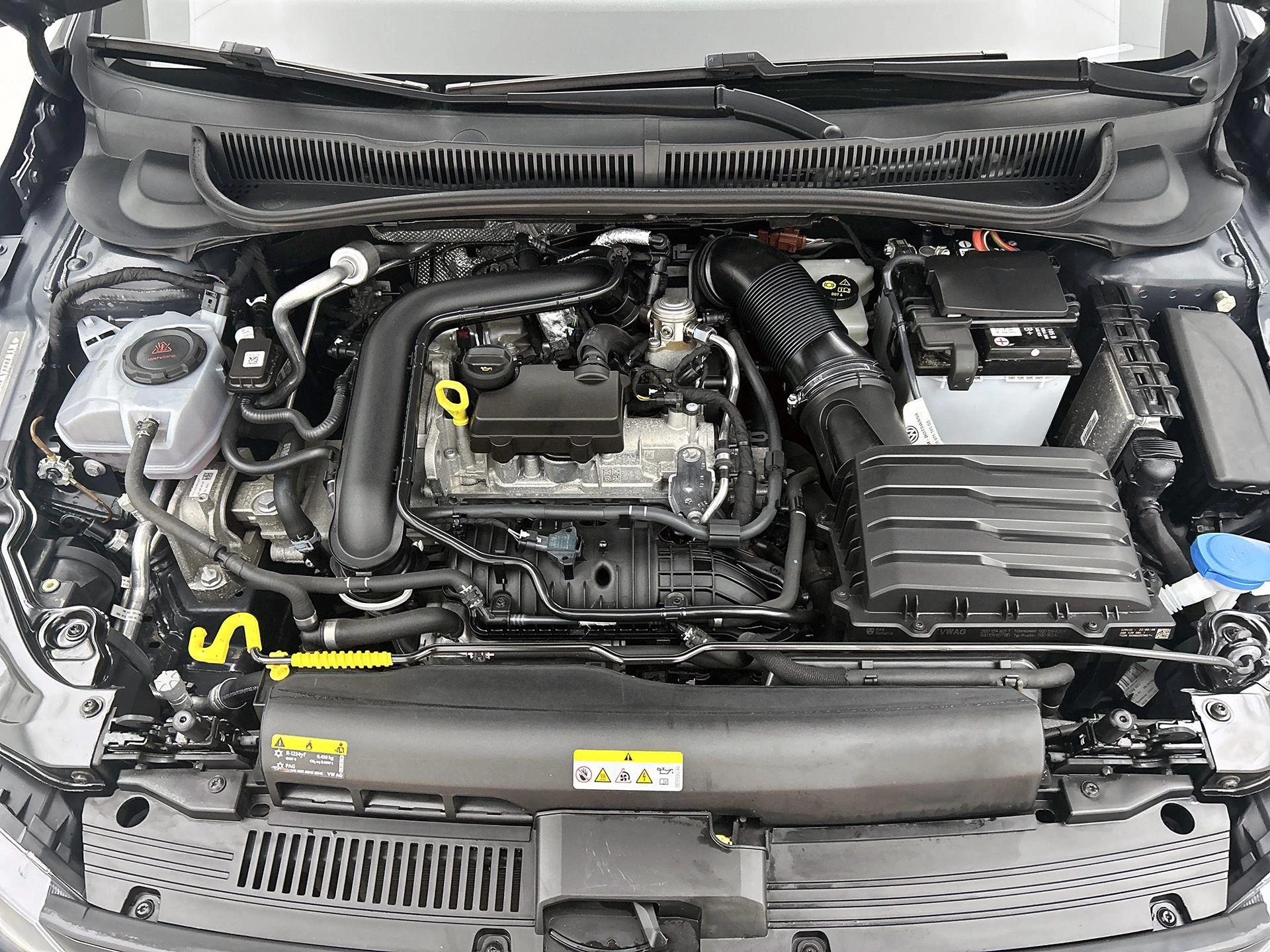 Volkswagen-Polo-image-19