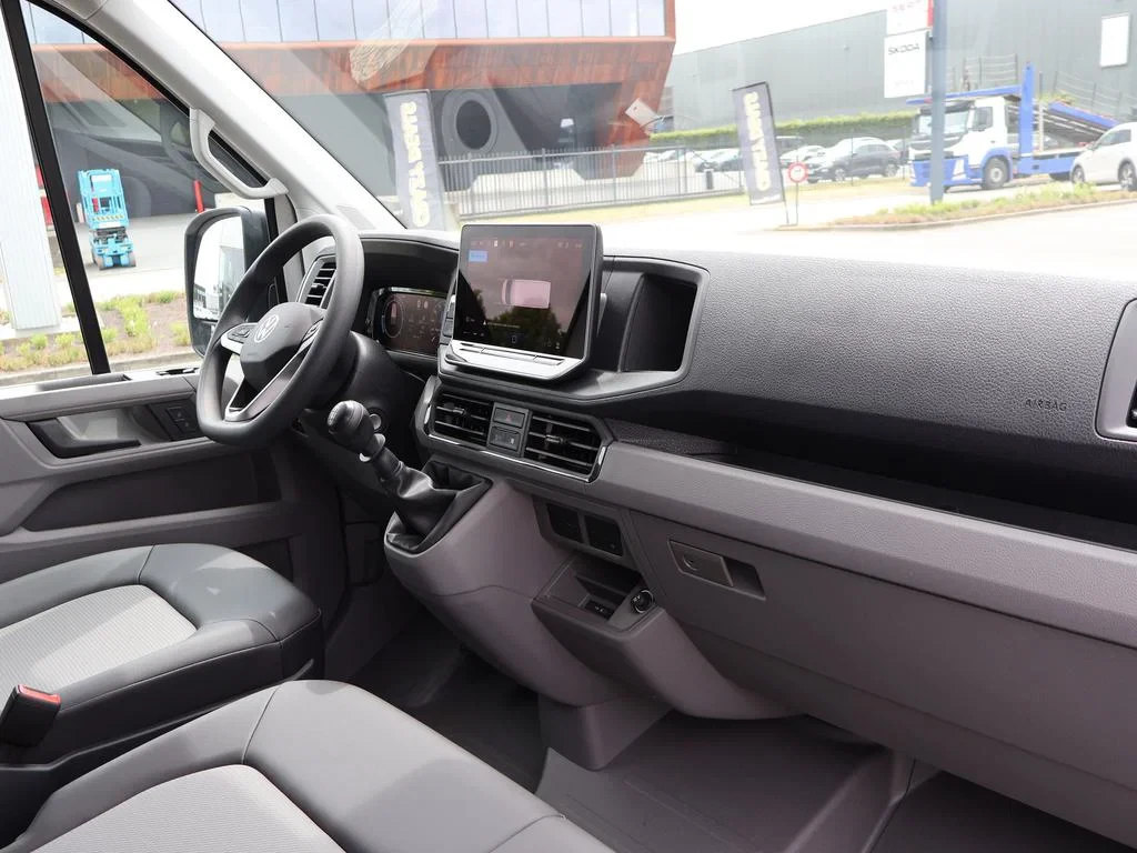 Volkswagen-Crafter-image-2