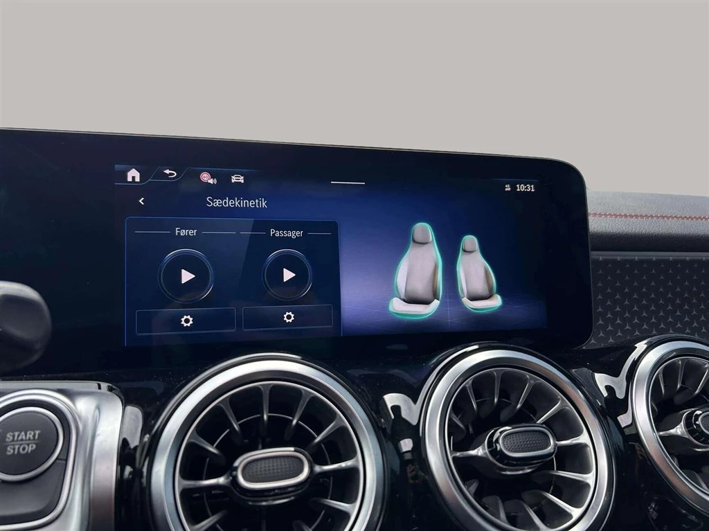Mercedes-Benz-EQB-image-15