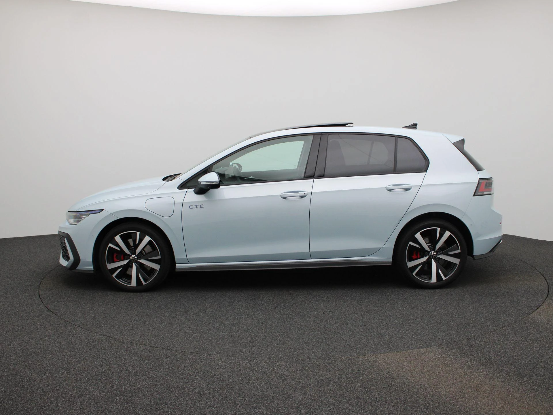 Volkswagen-Golf-image-3