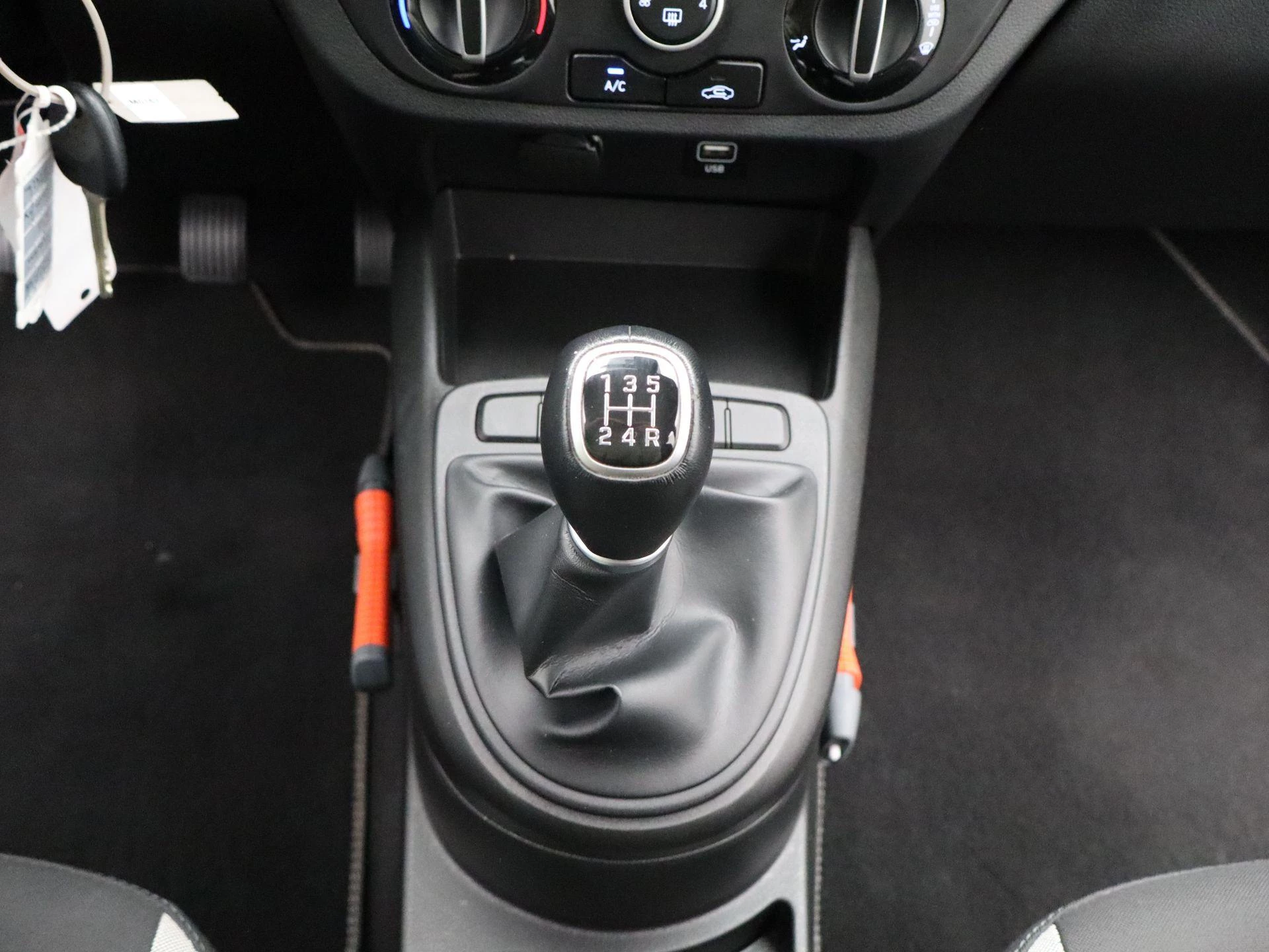 Hyundai-i10-image-10