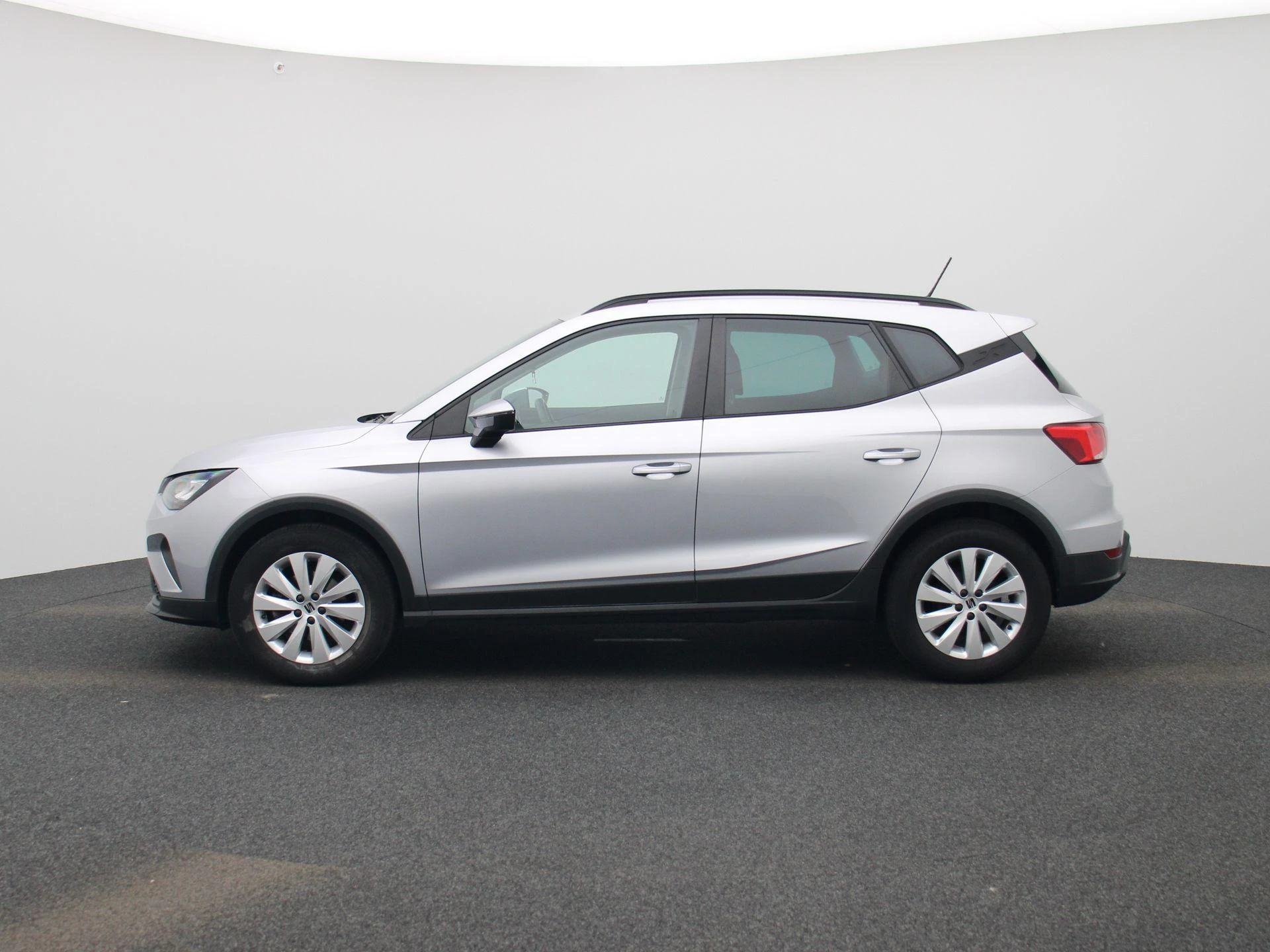 SEAT-Arona-image-3