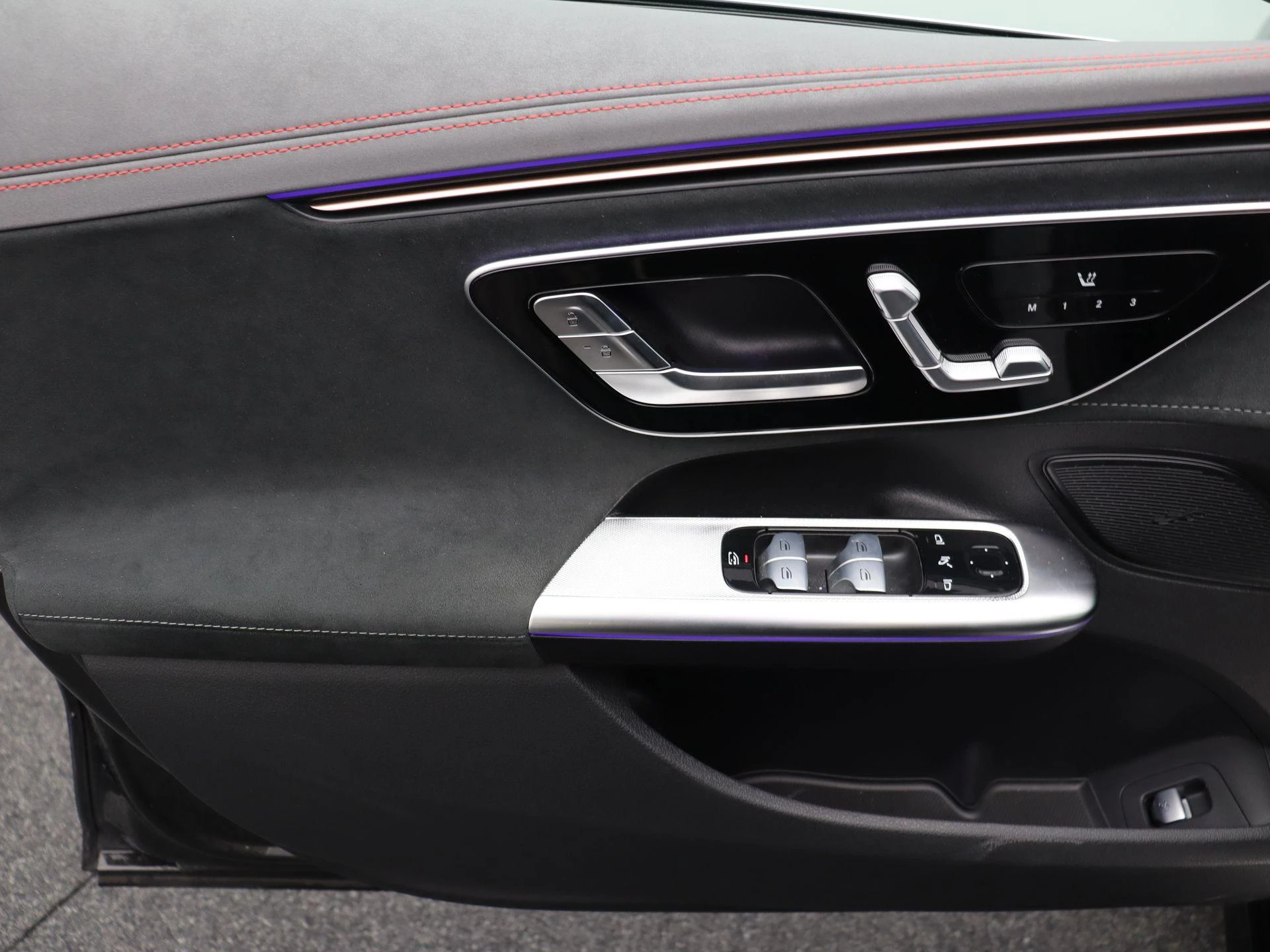 Mercedes-Benz EQE 300 AMG Line + AIRMATIC + PANORAMISCH DAK +