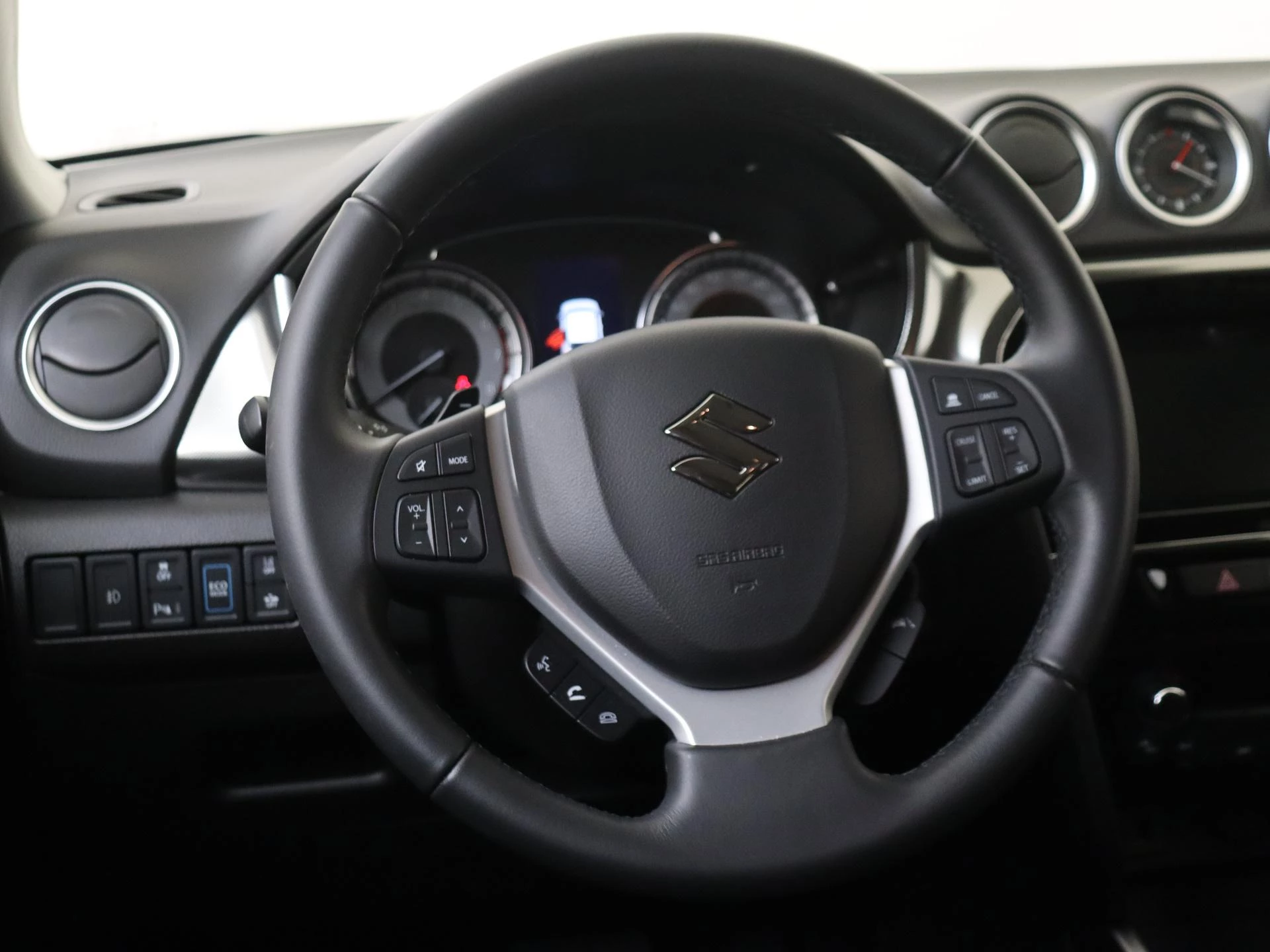 Suzuki-Vitara-image-18