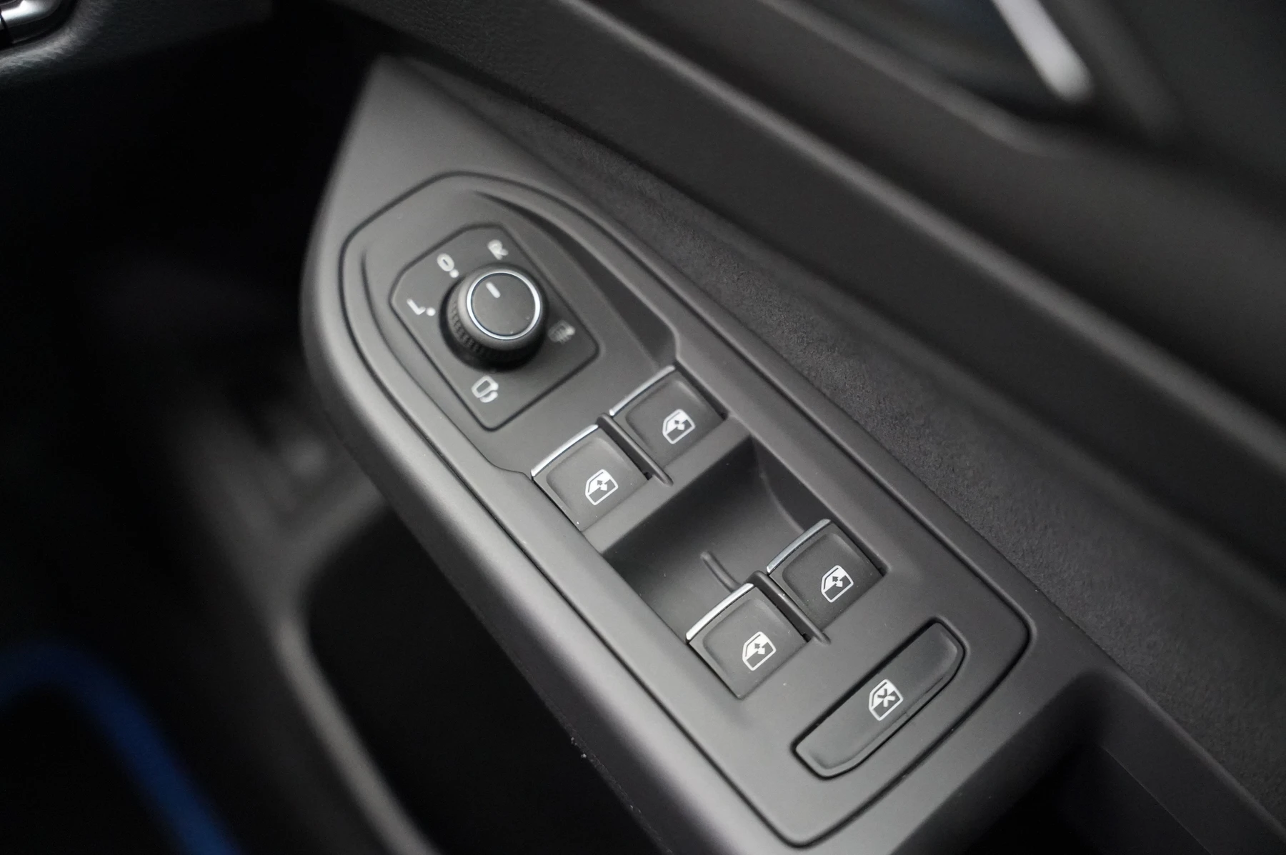 Volkswagen-Golf-image-19