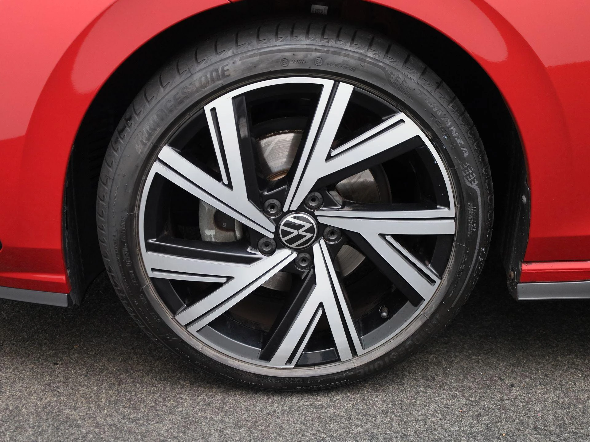 Volkswagen-Golf-image-13