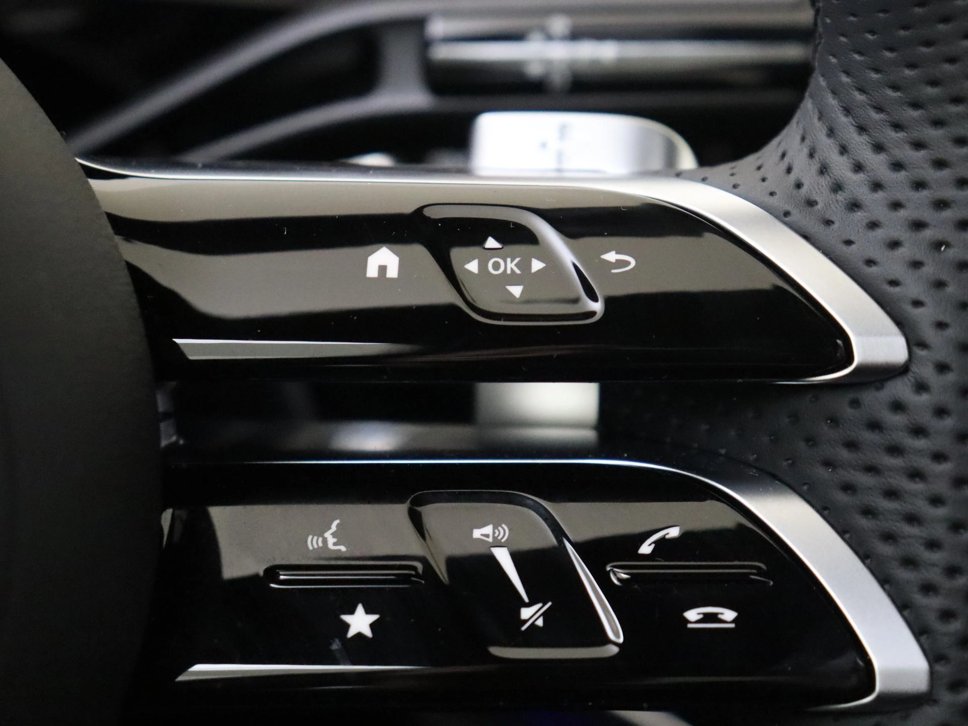 Mercedes-Benz E-Klasse 400 e 4MATIC AMG Line