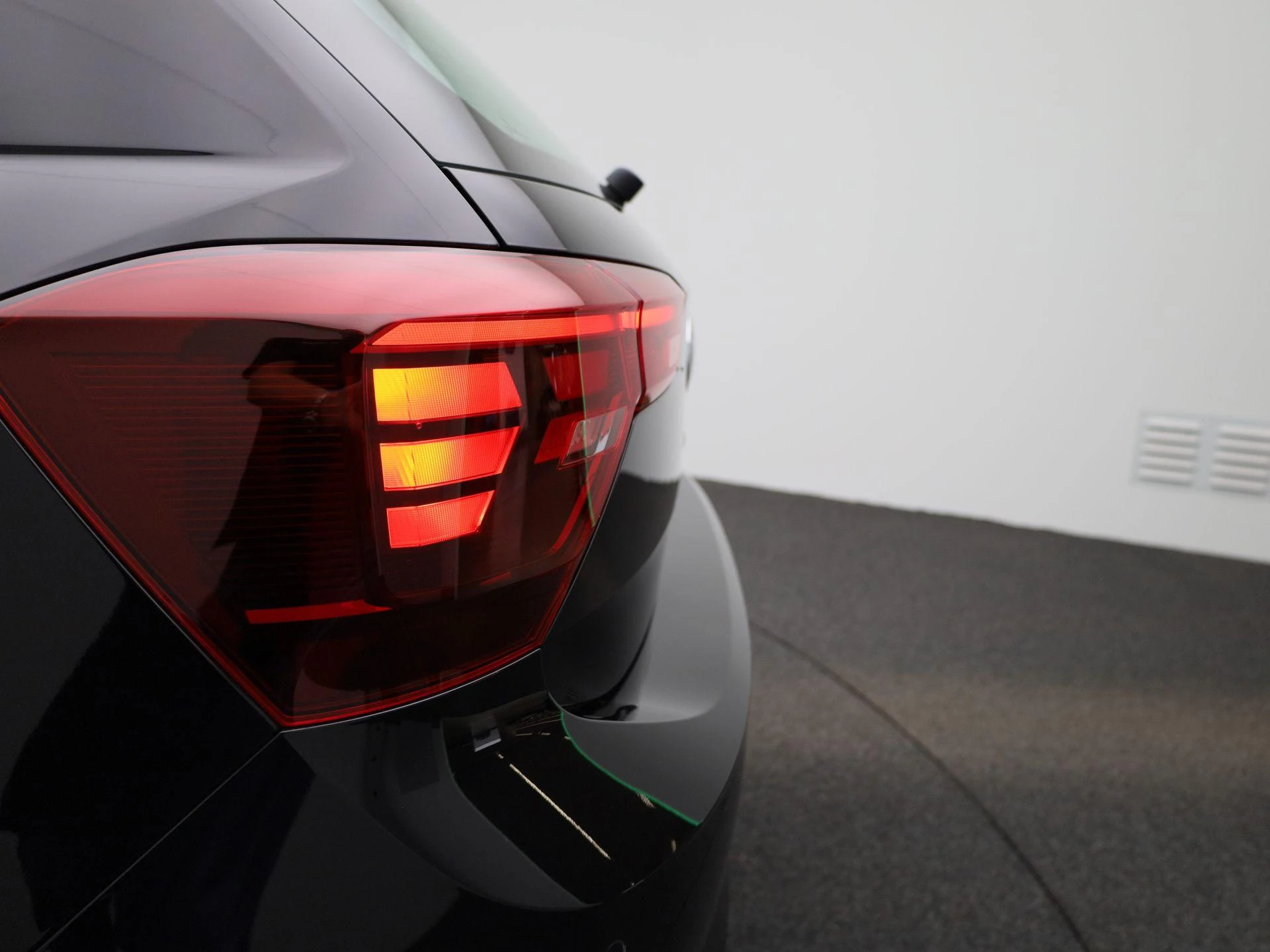 Volkswagen-Polo-image-38