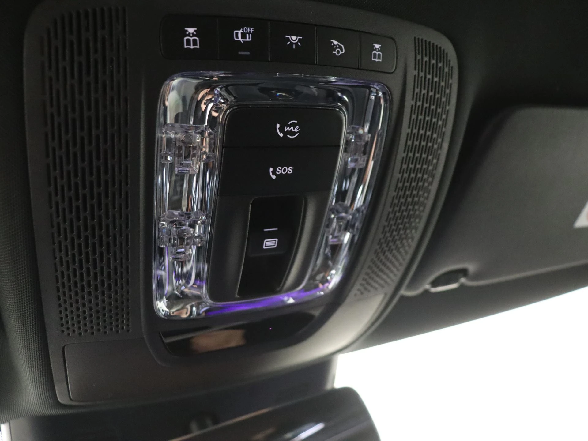 Mercedes-Benz-CLA-image-23