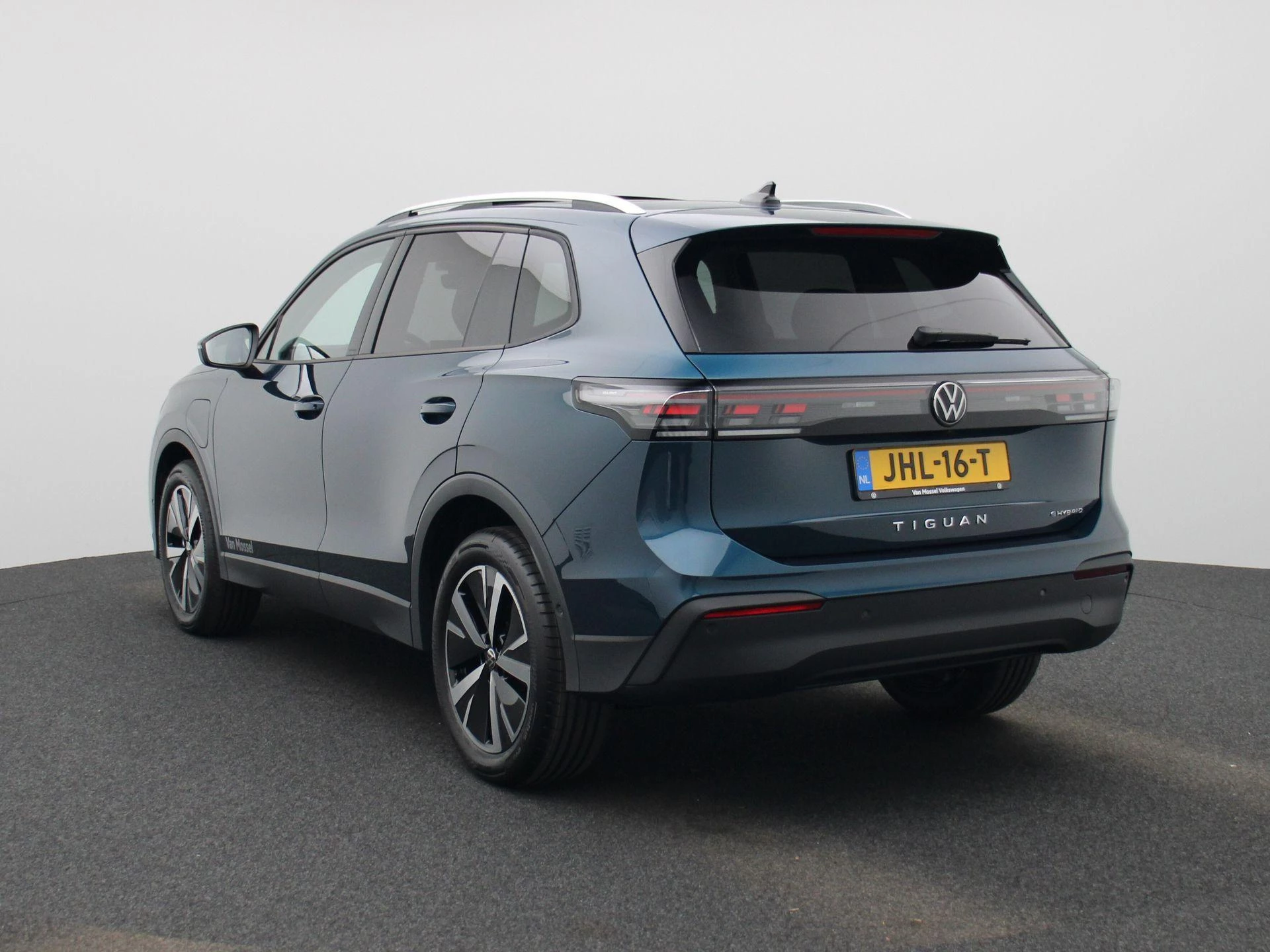 Volkswagen-Tiguan-image-1