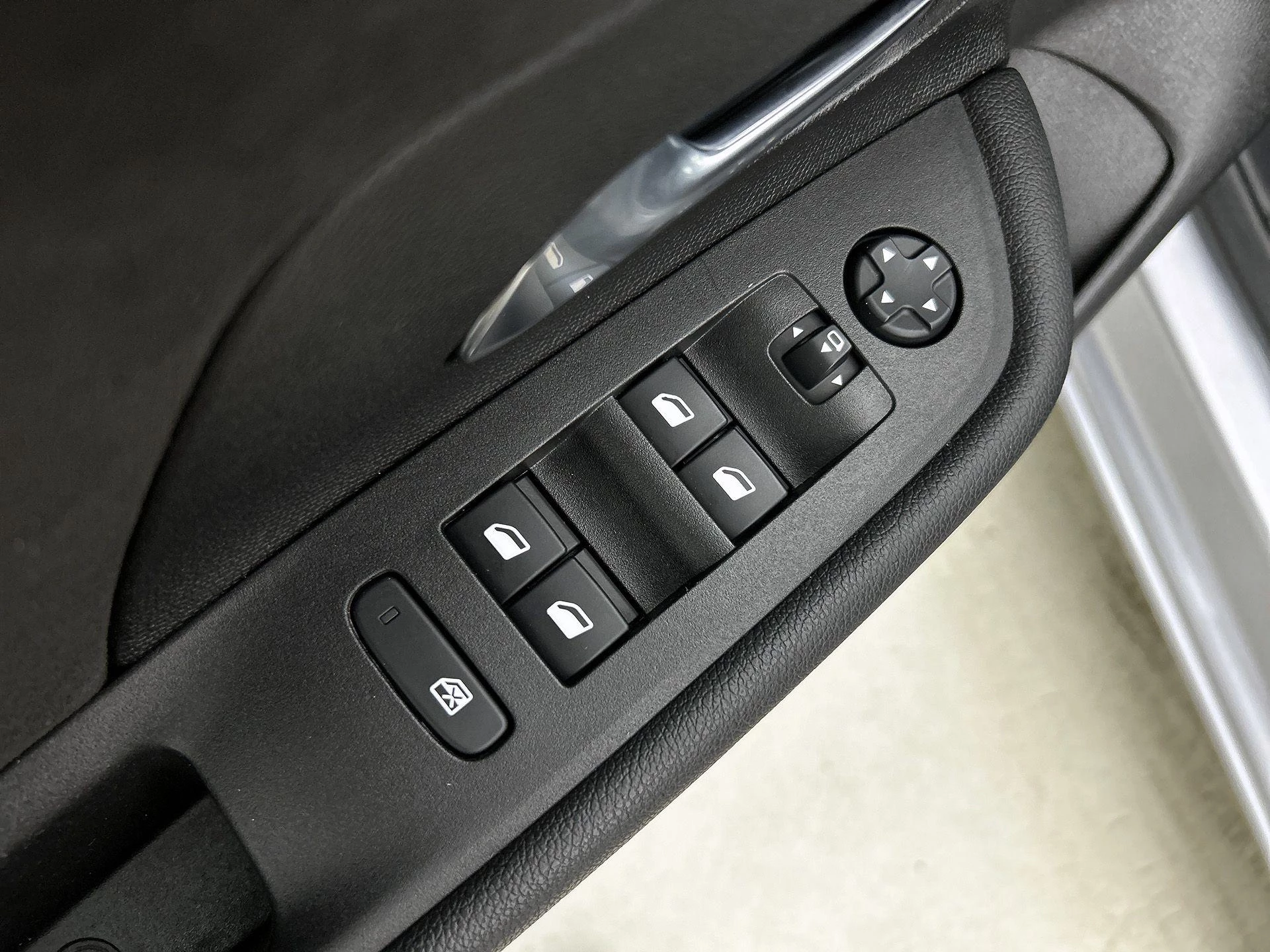 Opel-Mokka-e-image-28