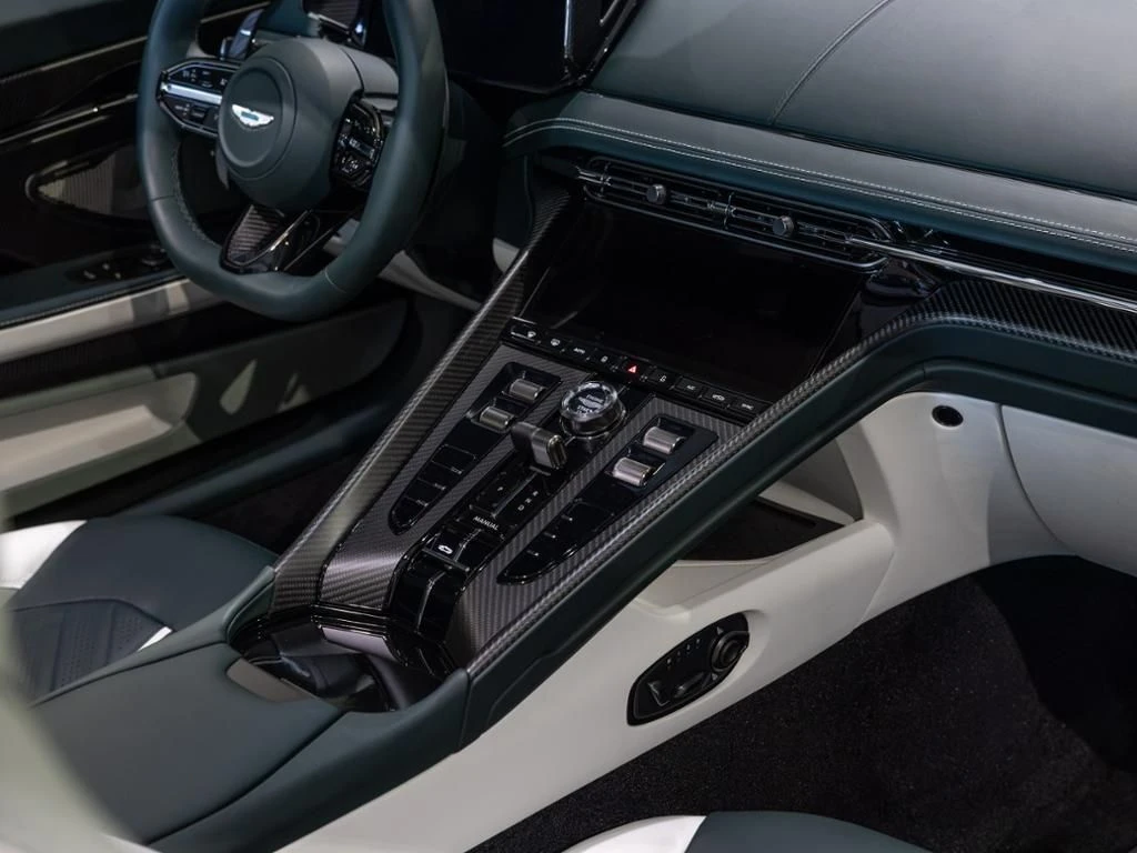 Aston Martin-DB12-image-29