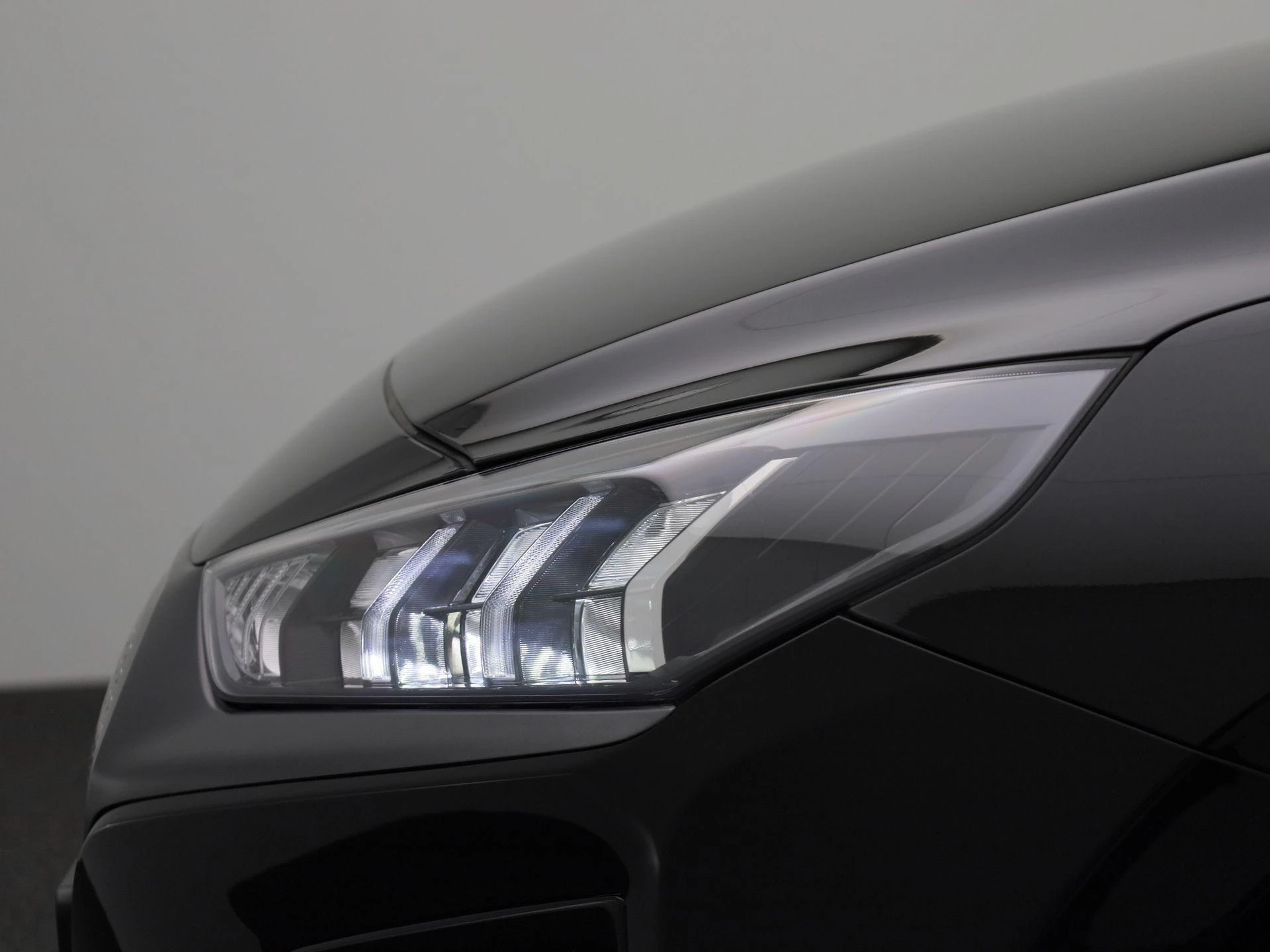 Hyundai-IONIQ-image-14