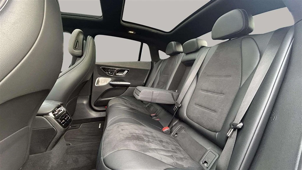 Mercedes-Benz-EQE-image-26