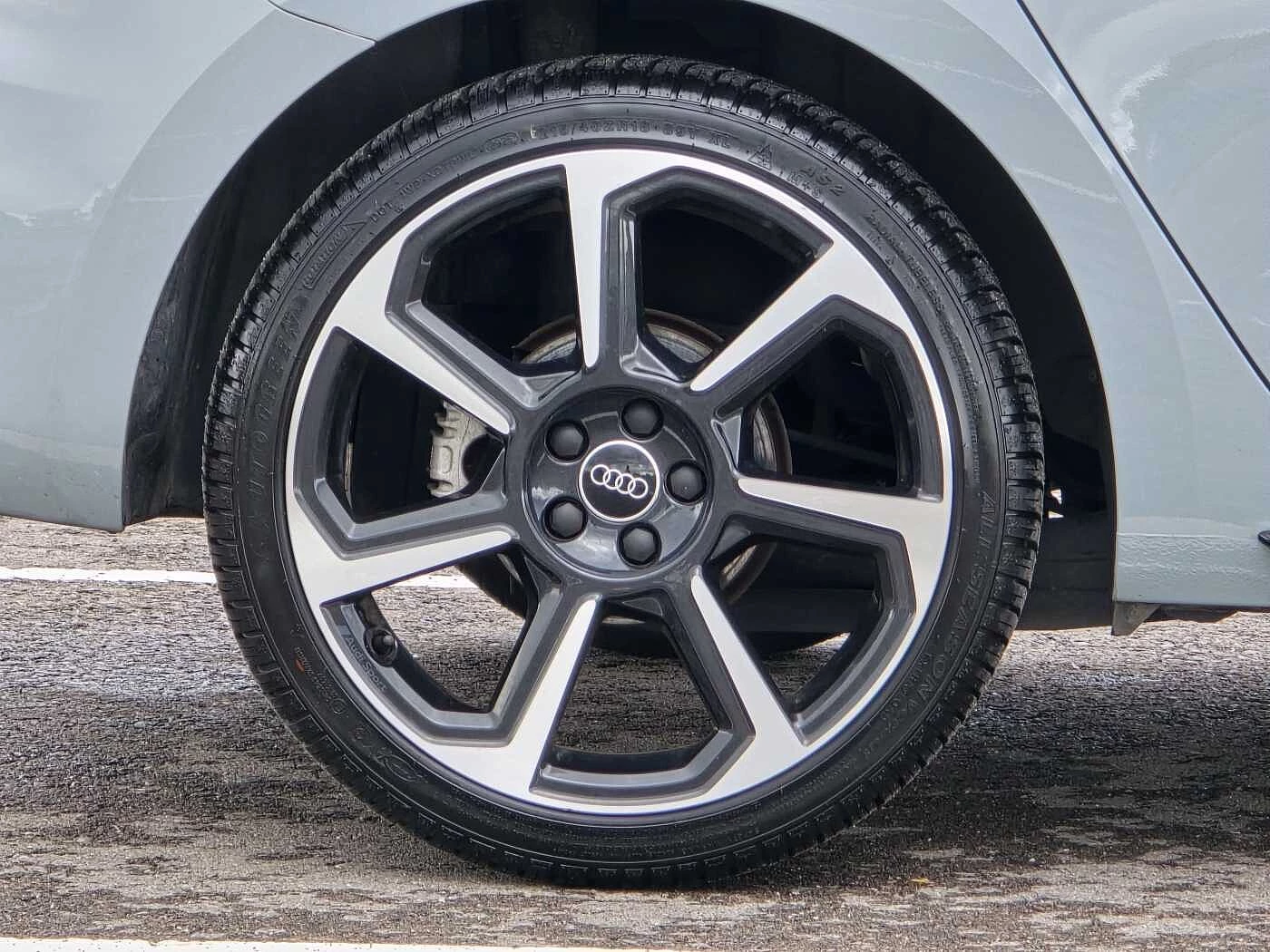 Audi-A1 Sportback-image-4