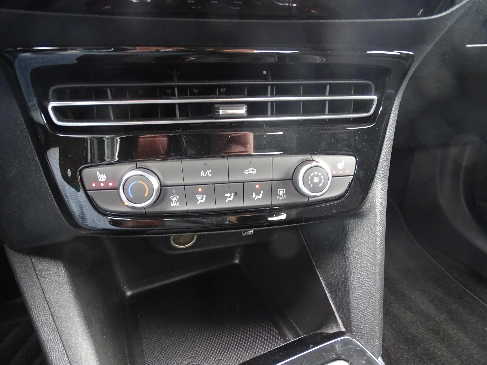 Opel Mokka 1.2T Edition+gps+camera+park pilot achteraan