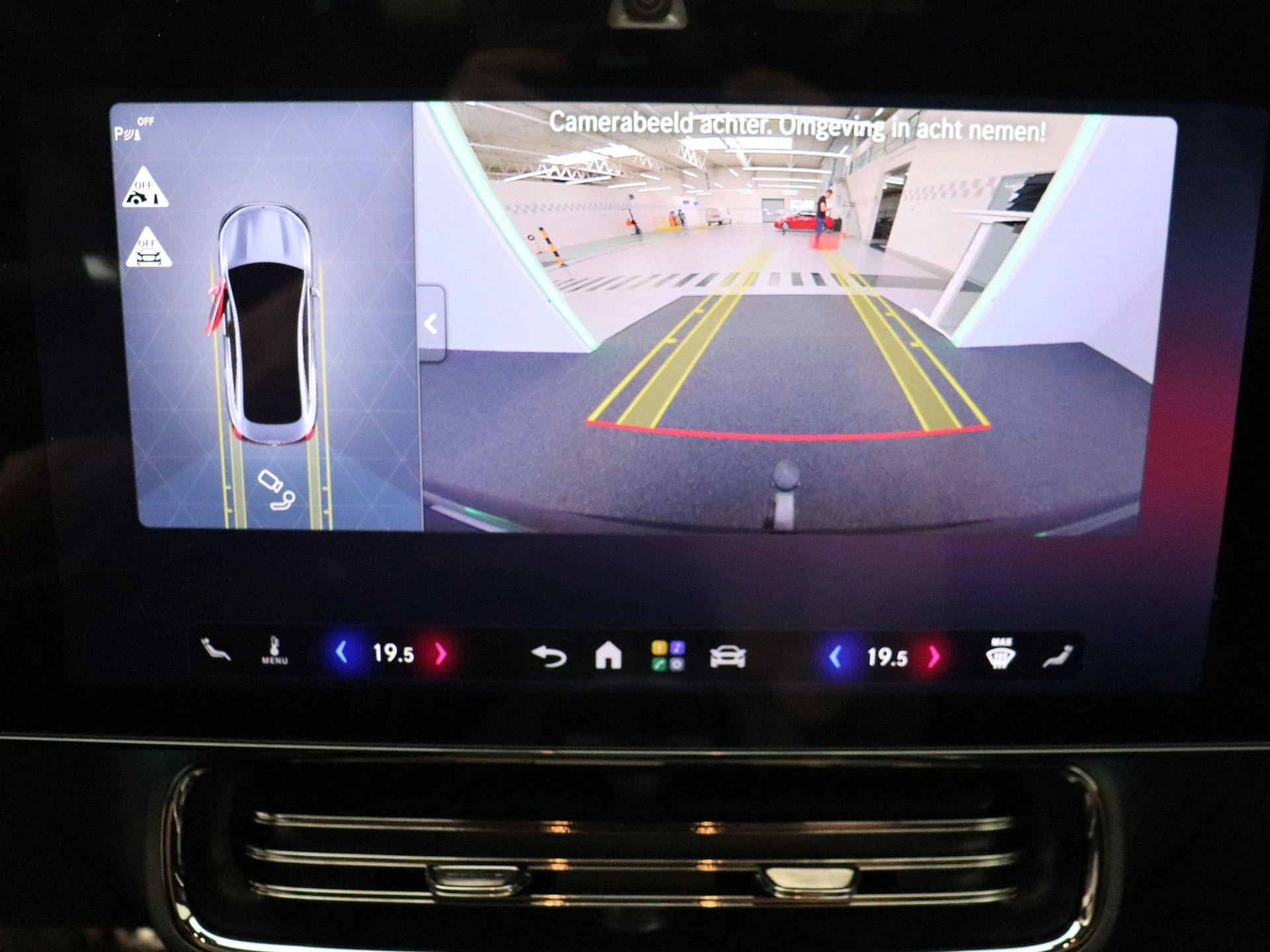 Mercedes-Benz-CLA-image-15