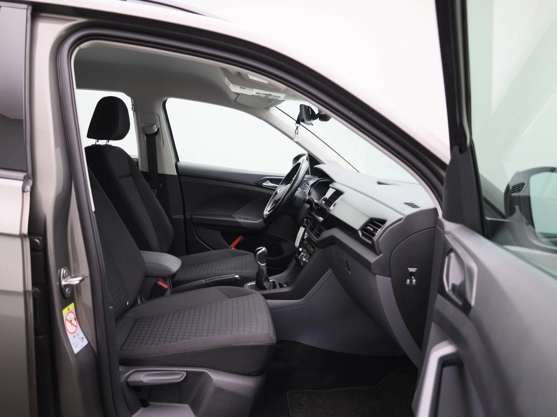 Volkswagen-T-Cross-image-31