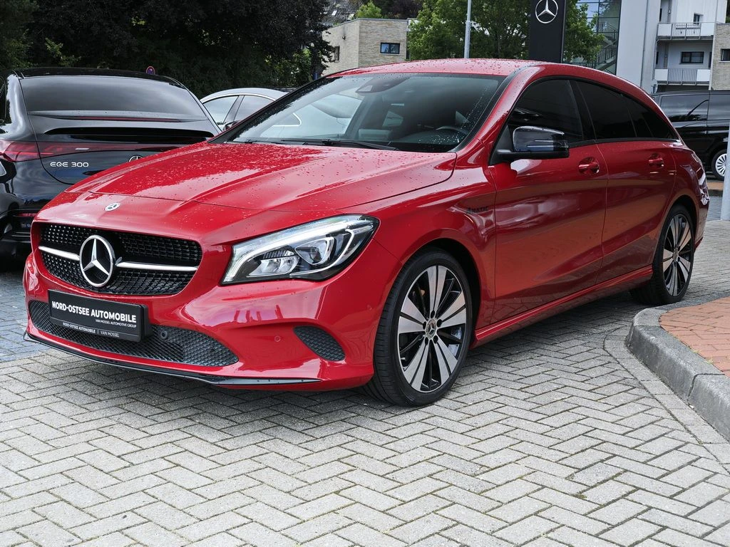 Mercedes-Benz-CLA 200 d-image-6