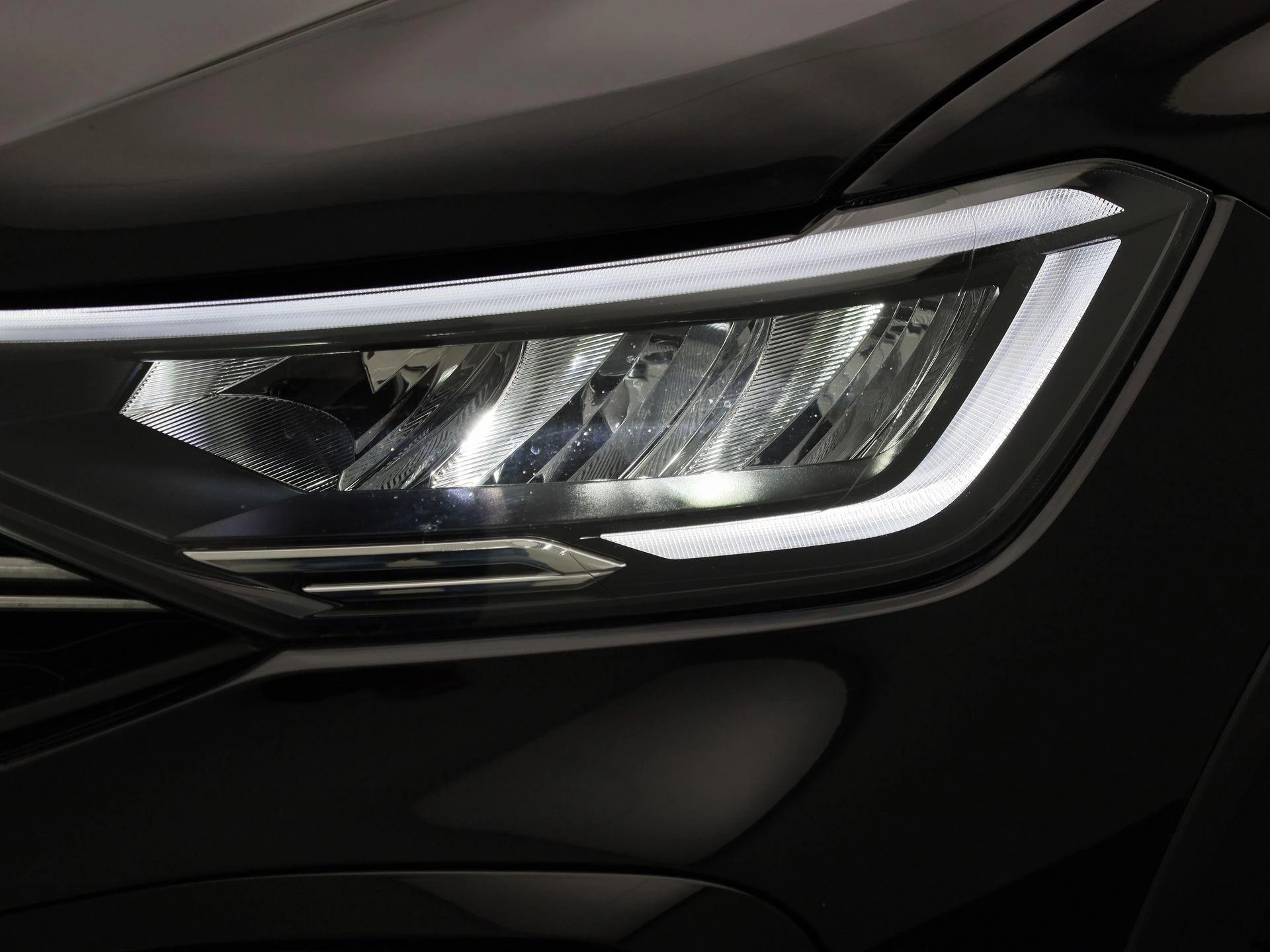 Volkswagen-Taigo-image-12