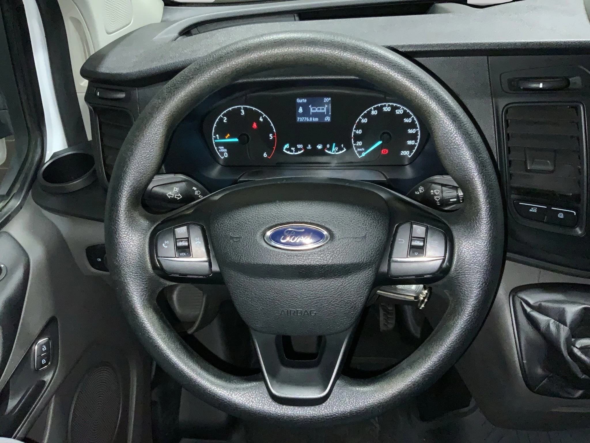 Ford-Transit Custom-image-11