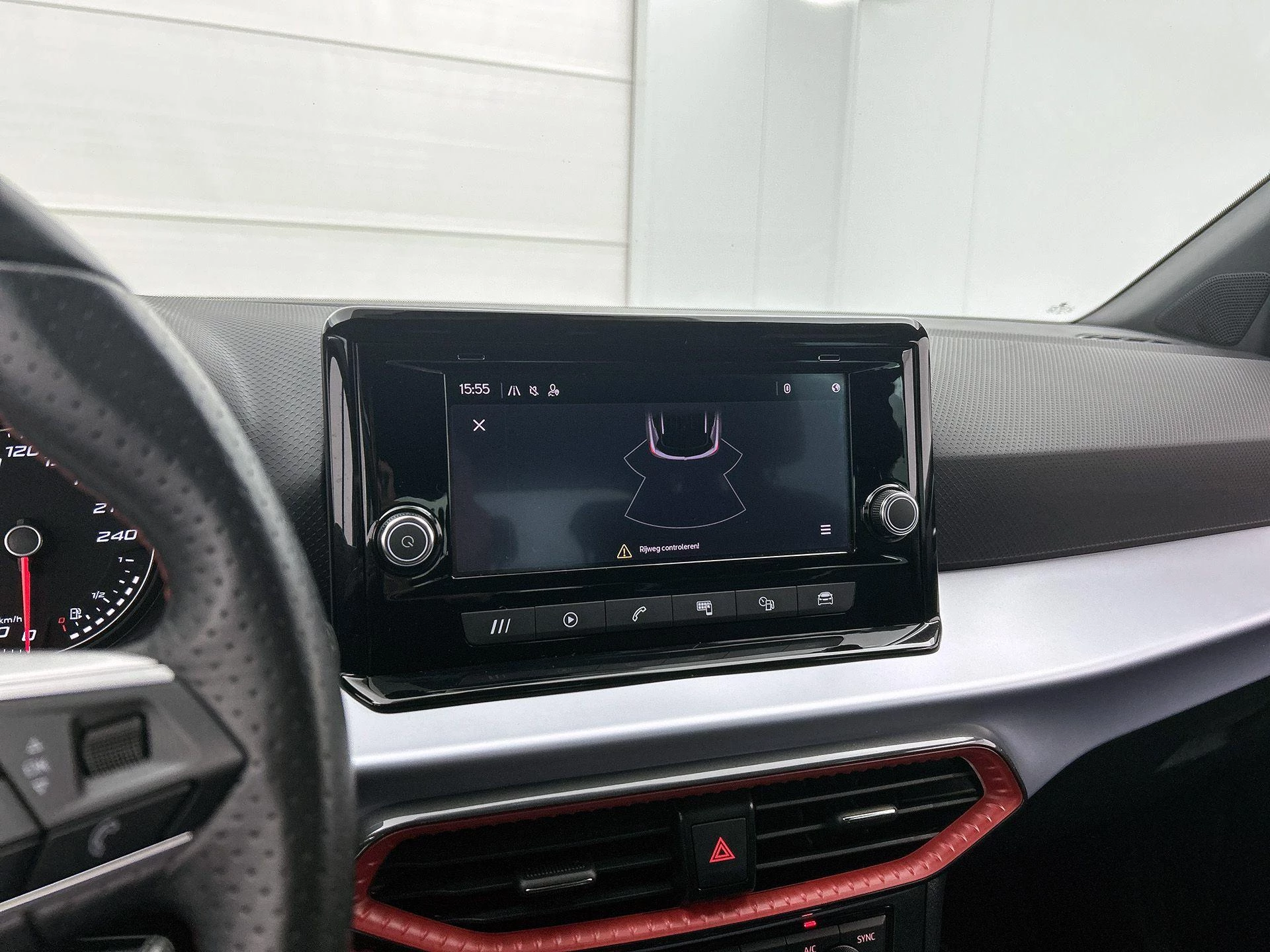 SEAT-Arona-image-12