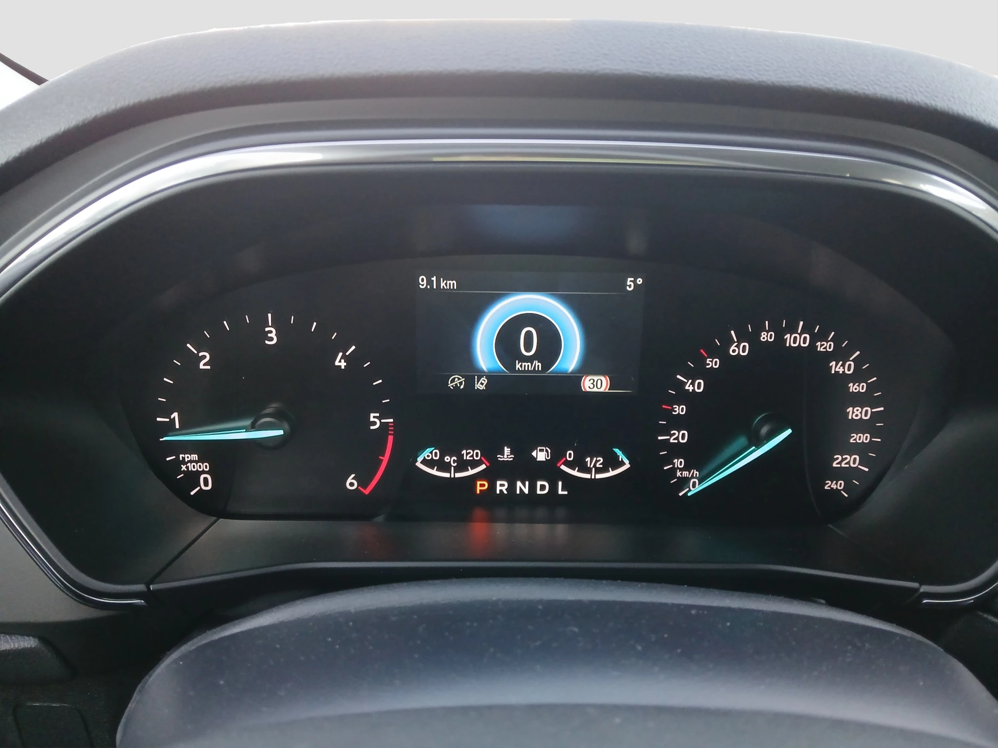 Ford Focus Titanium Edition Turnier AUT | LED | NAV | KAM | SHA | PDC | WI-PKT