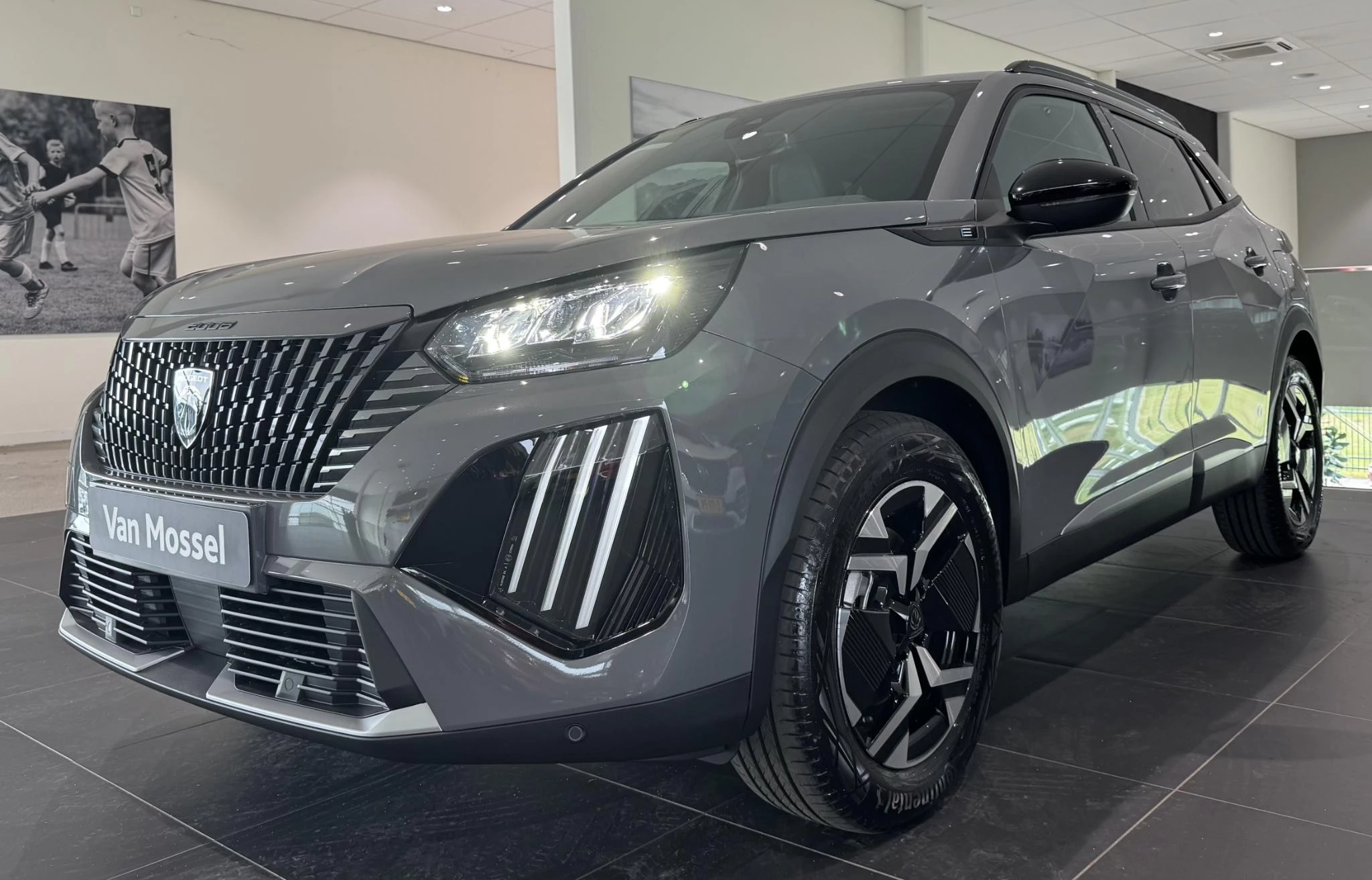 Peugeot-e-2008-image-8