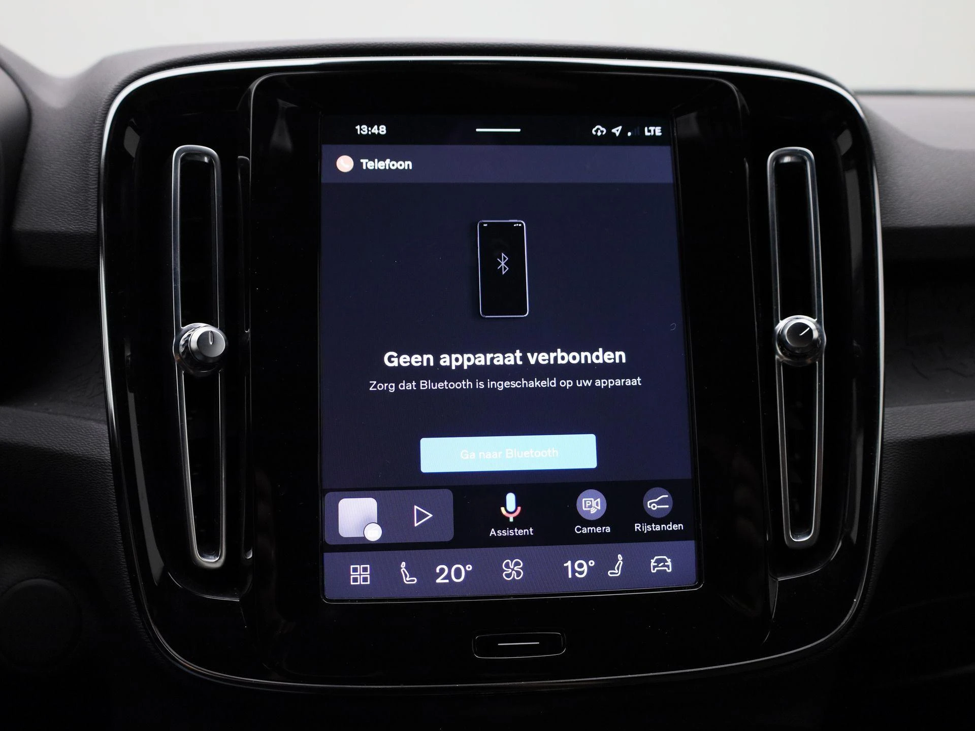 Volvo-XC40-image-24