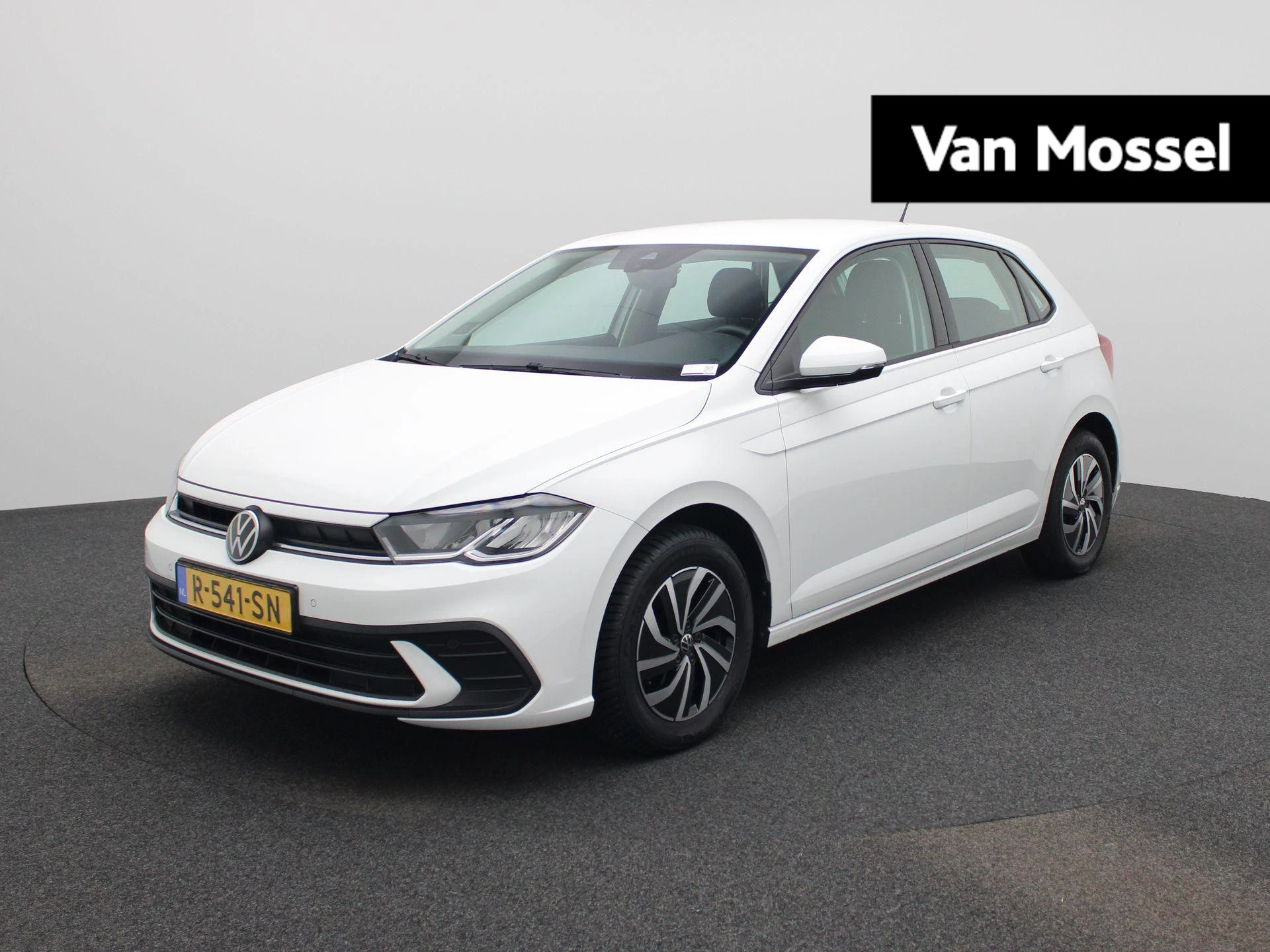 Volkswagen-Polo-image-0