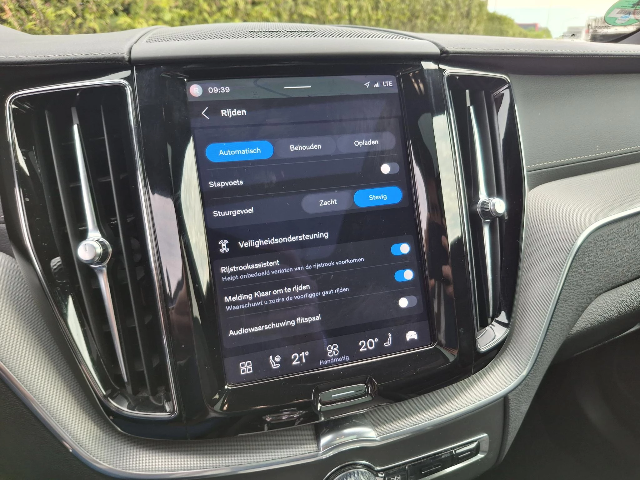 Volvo XC60 T8 Plug-in hybrid AWD Ultimate Dark