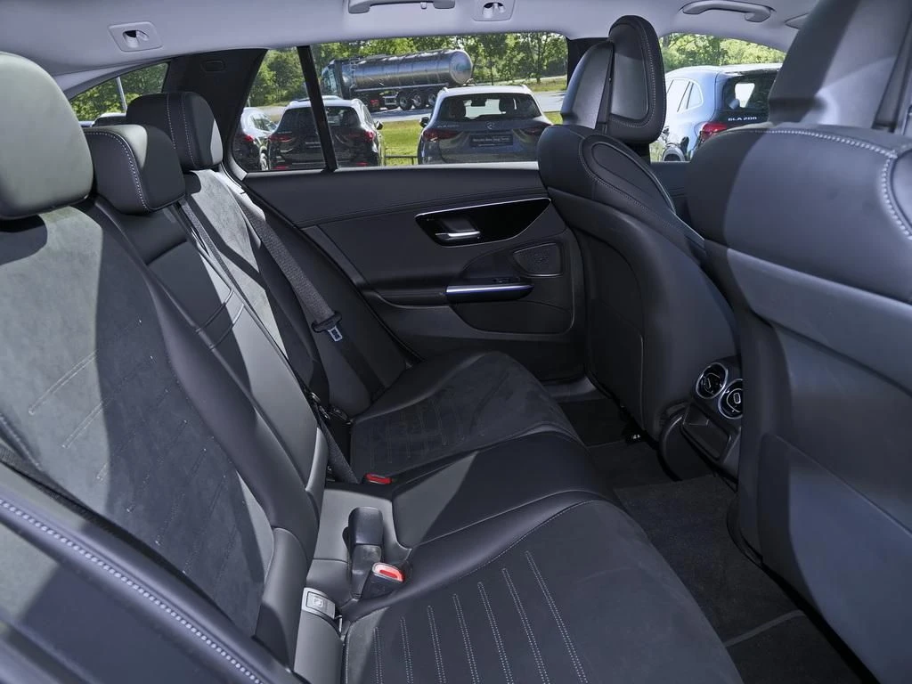 Mercedes-Benz-C-Klasse 220-image-14