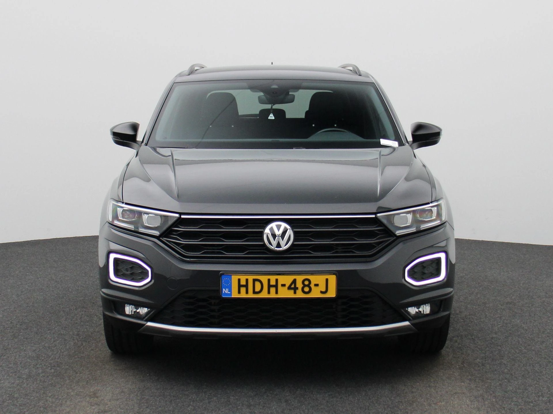 Volkswagen-T-Roc-image-2