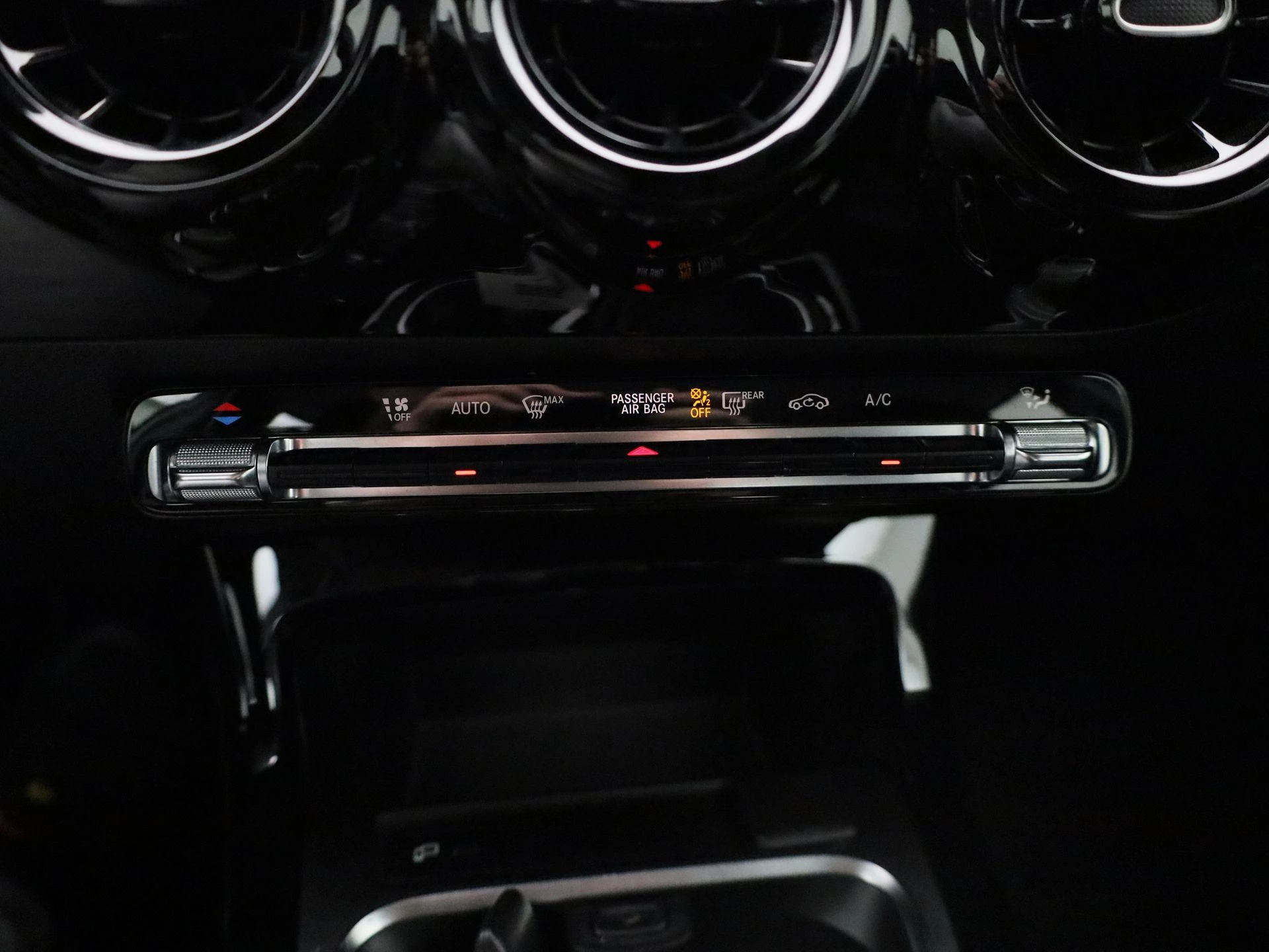 Mercedes-Benz-A-Klasse-image-18