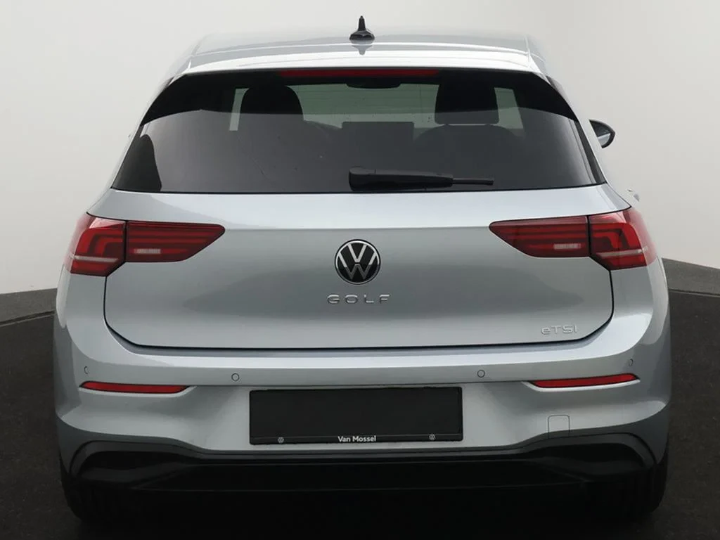 Volkswagen-Golf-image-5