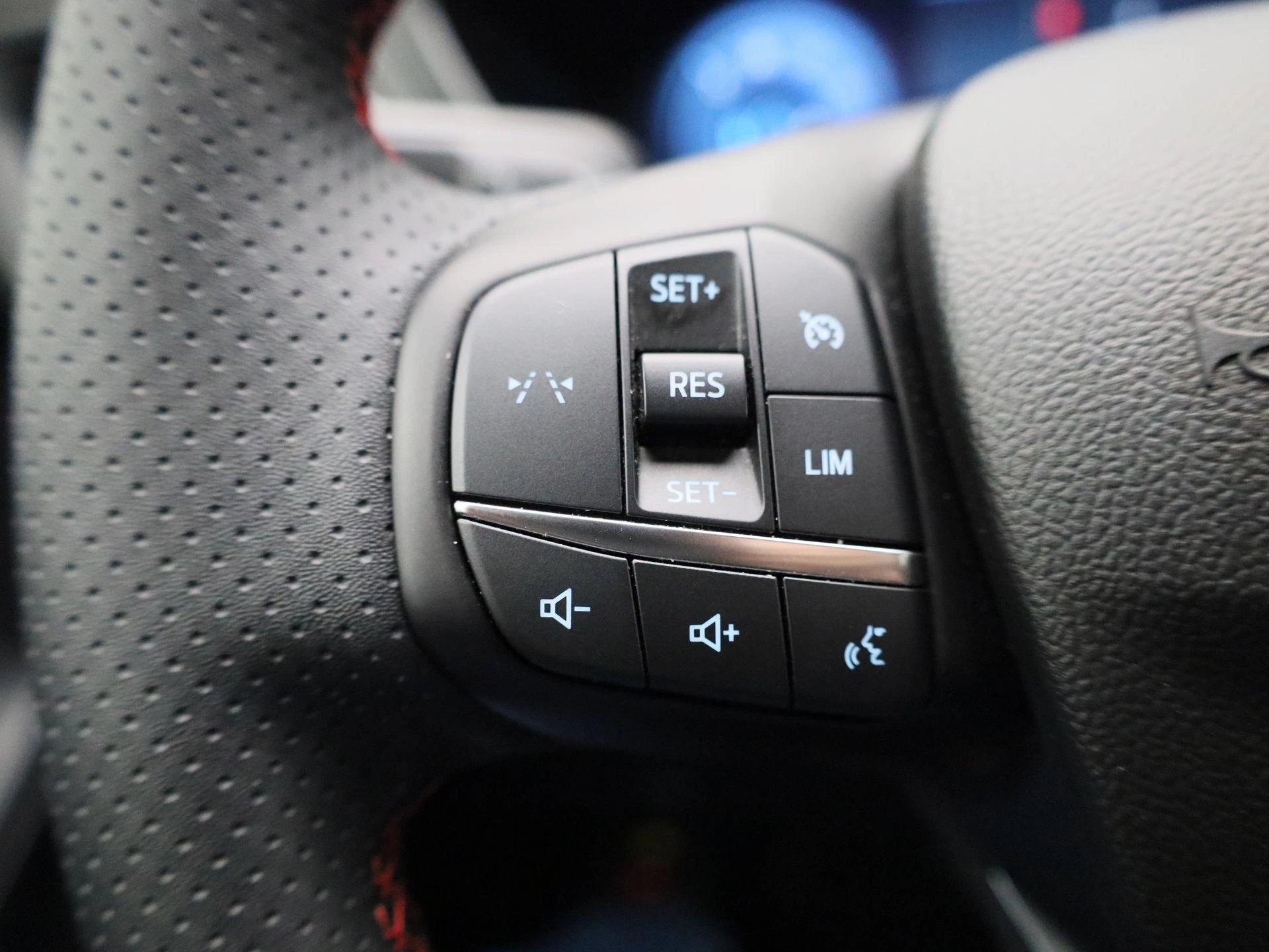 Ford-Kuga-image-25